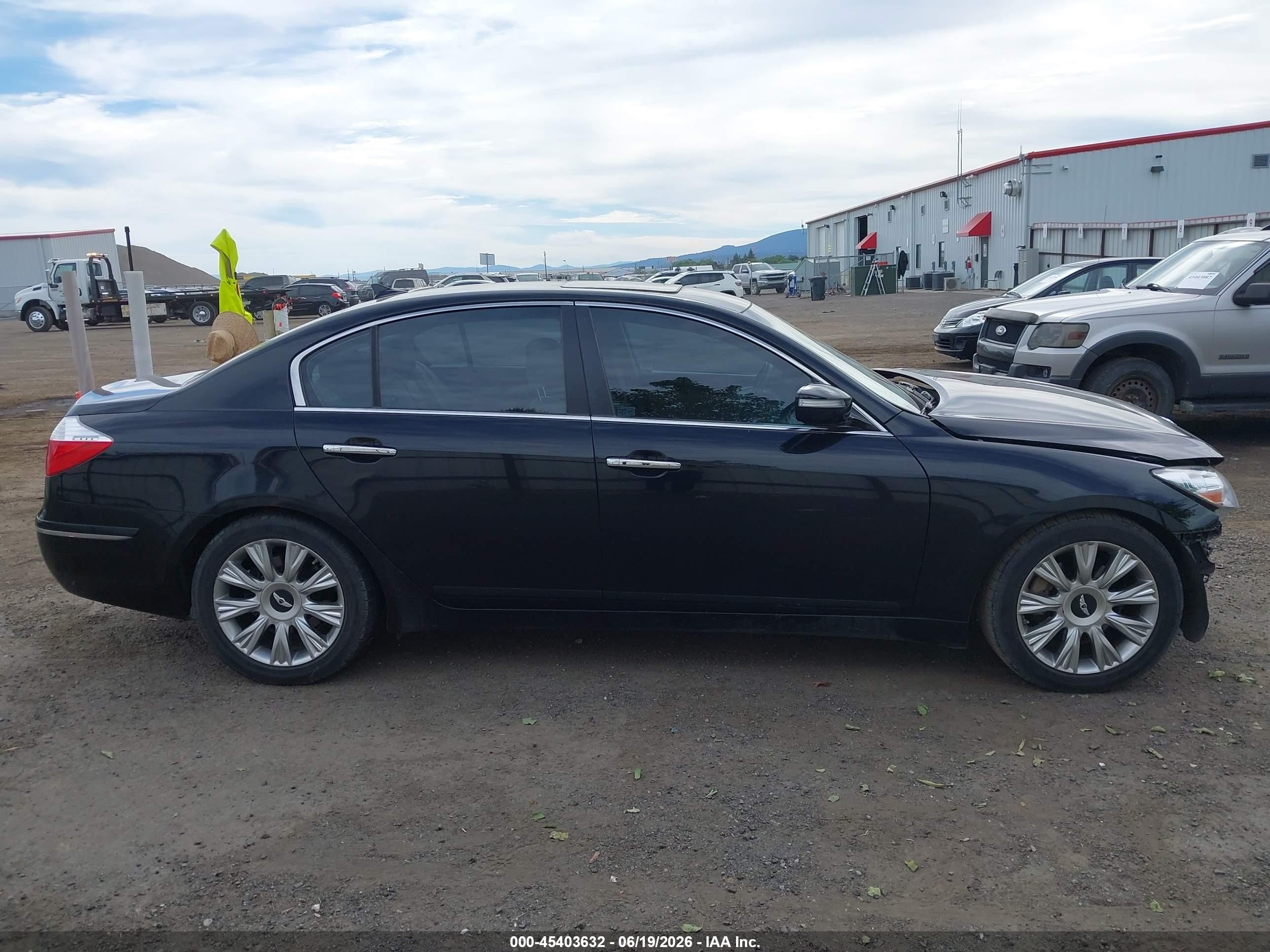 2011 Hyundai Genesis 3.8 Black vin: KMHGC4DE7BU143246
