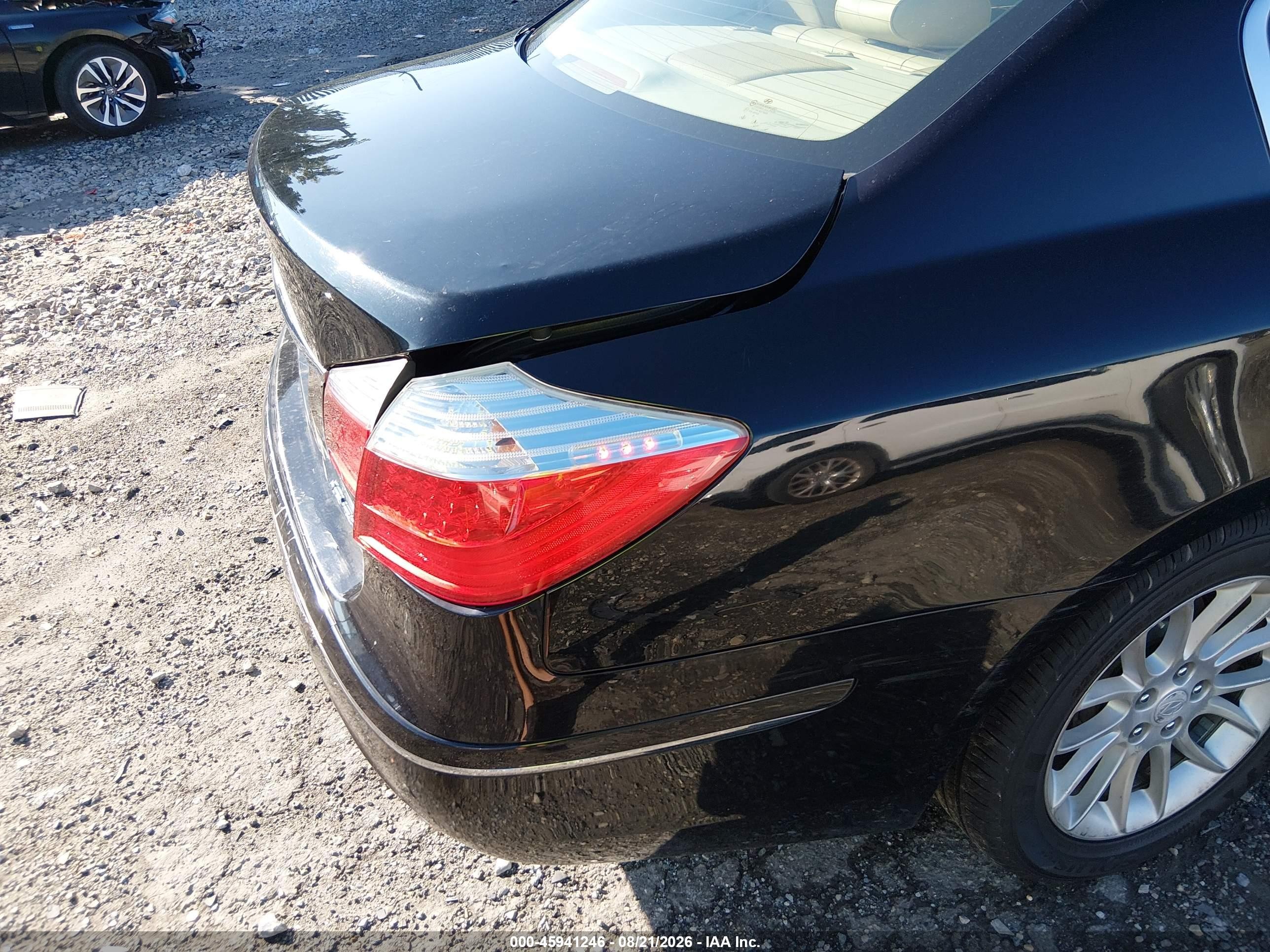 2010 Hyundai Genesis 3.8 Черный vin: KMHGC4DE8AU074484