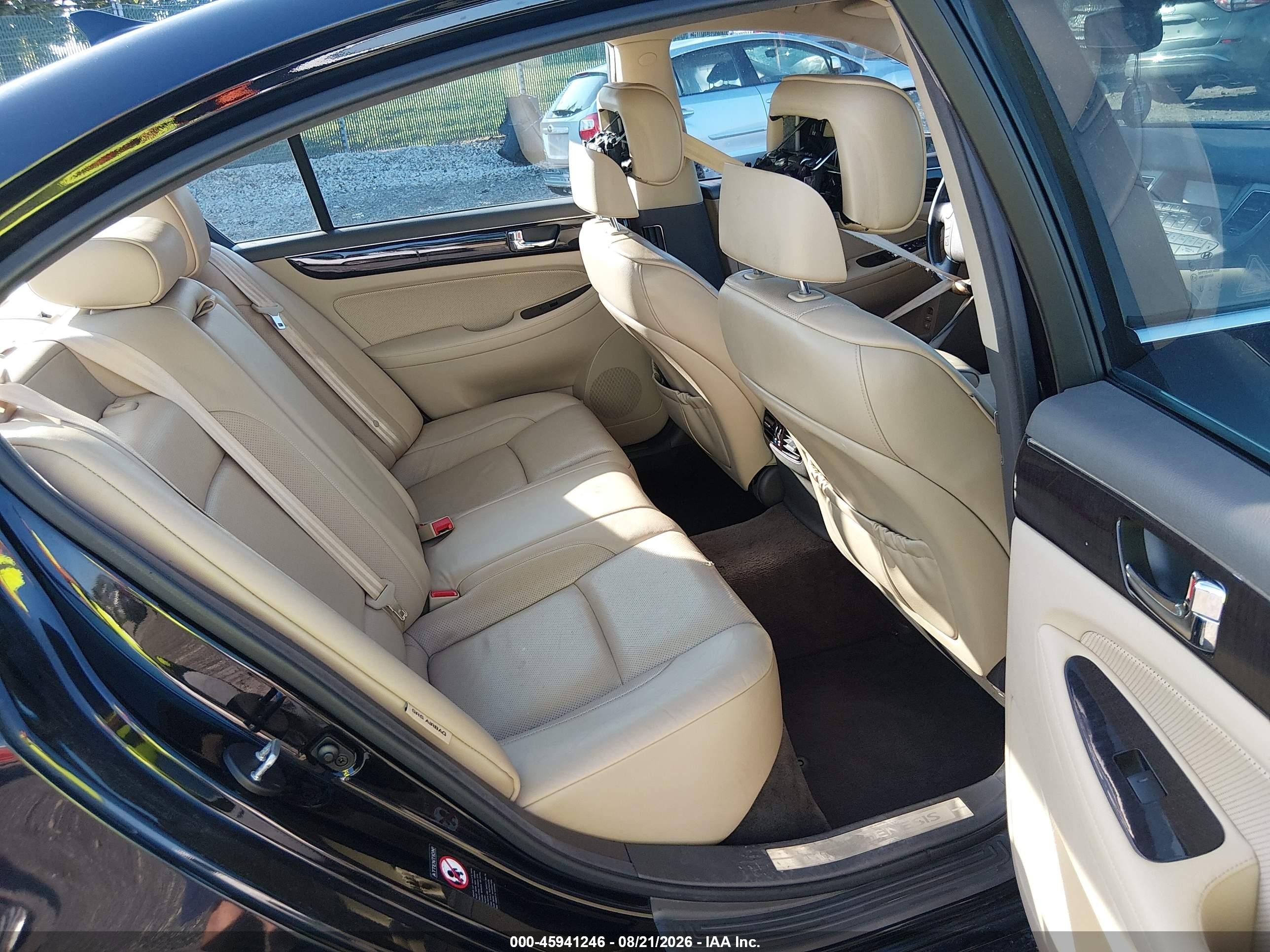 2010 Hyundai Genesis 3.8 Черный vin: KMHGC4DE8AU074484