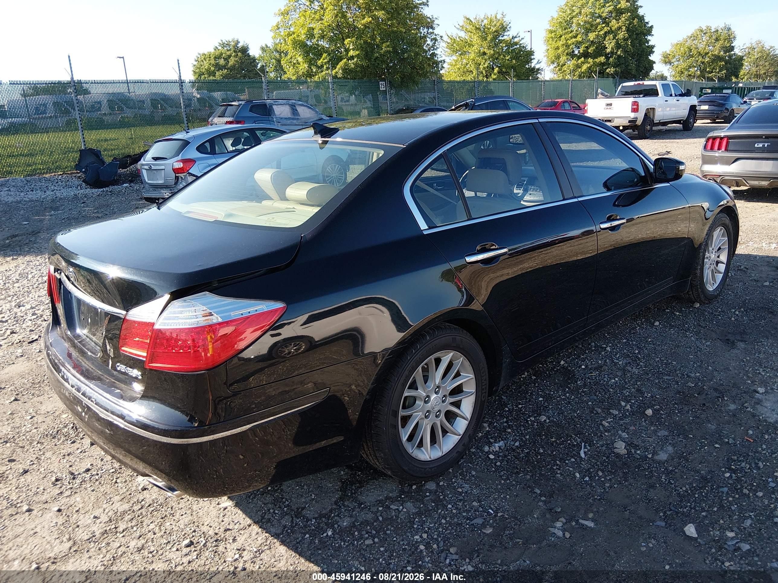 2010 Hyundai Genesis 3.8 Черный vin: KMHGC4DE8AU074484