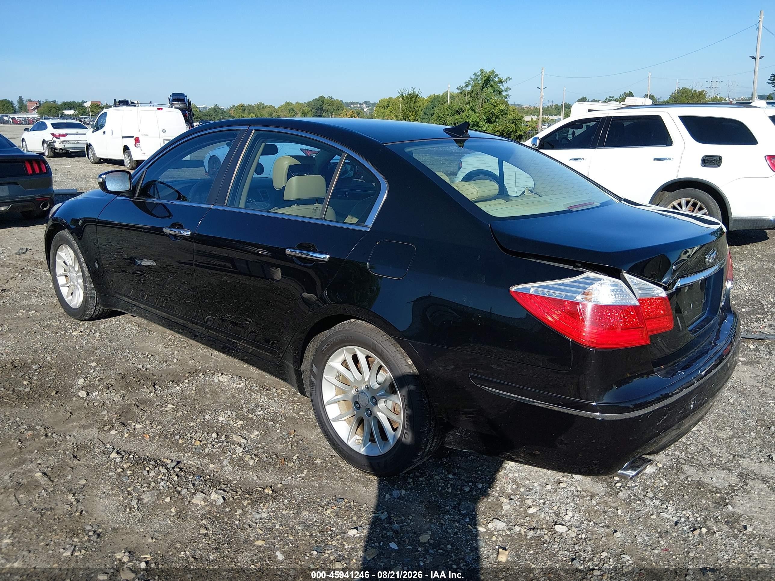 2010 Hyundai Genesis 3.8 Черный vin: KMHGC4DE8AU074484