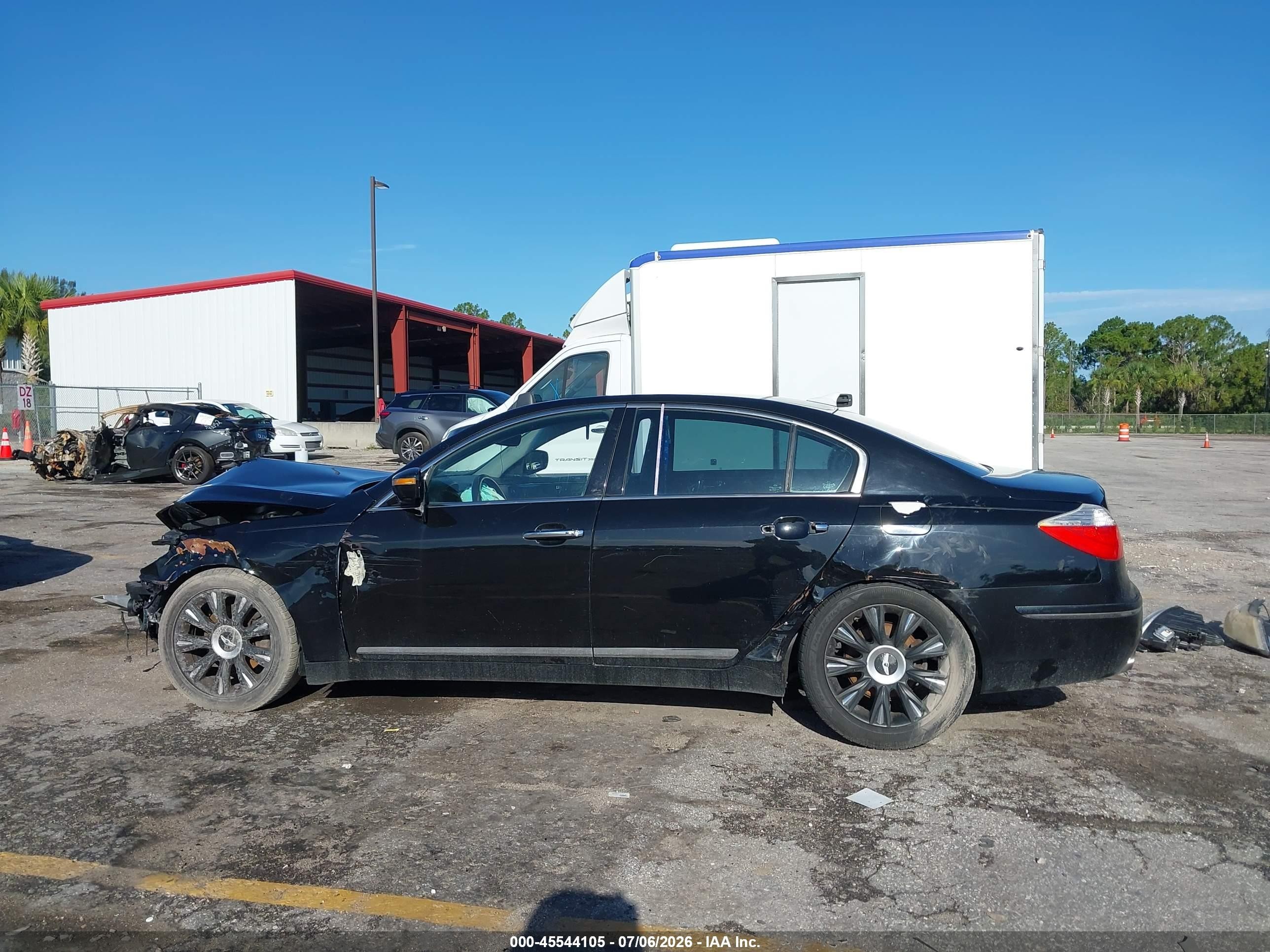 2010 Hyundai Genesis 3.8 Black vin: KMHGC4DE8AU076073