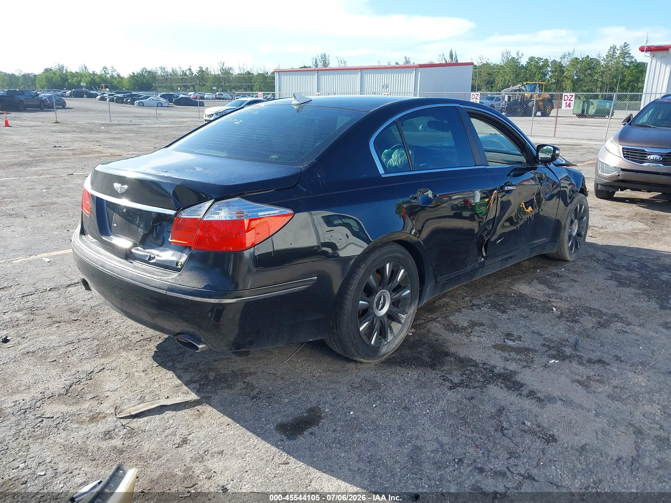2010 Hyundai Genesis 3.8 Black vin: KMHGC4DE8AU076073