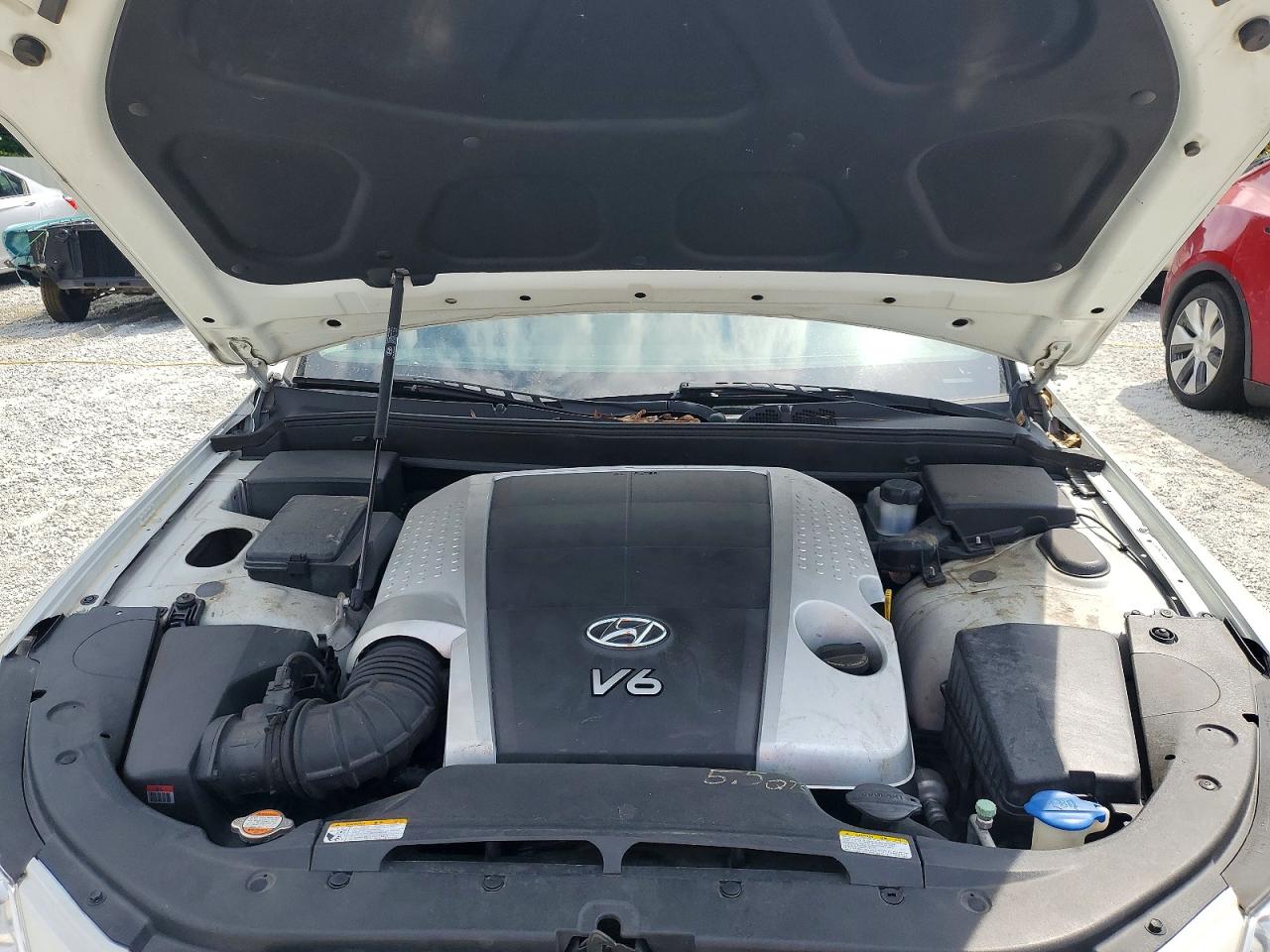 2010 Hyundai Genesis 3.8l White vin: KMHGC4DE8AU086862