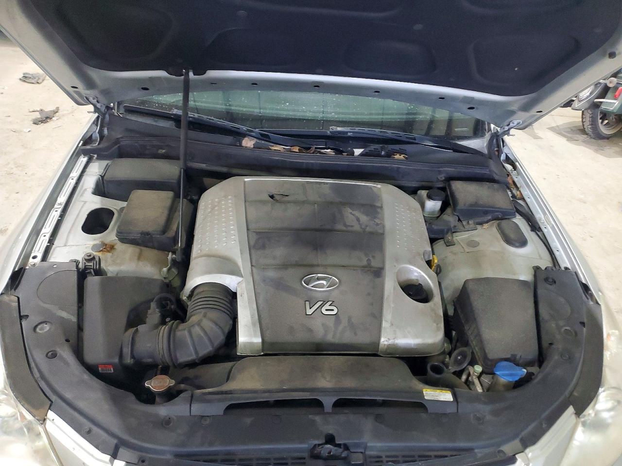 2010 Hyundai Genesis 3.8l Silver vin: KMHGC4DE8AU093987