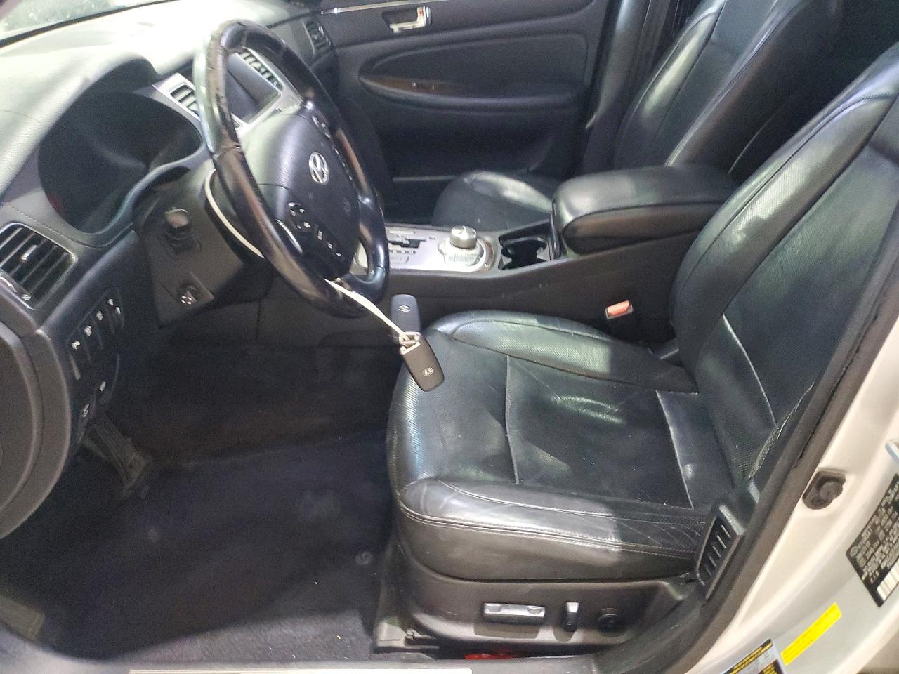 2010 Hyundai Genesis 3.8l Silver vin: KMHGC4DE8AU093987