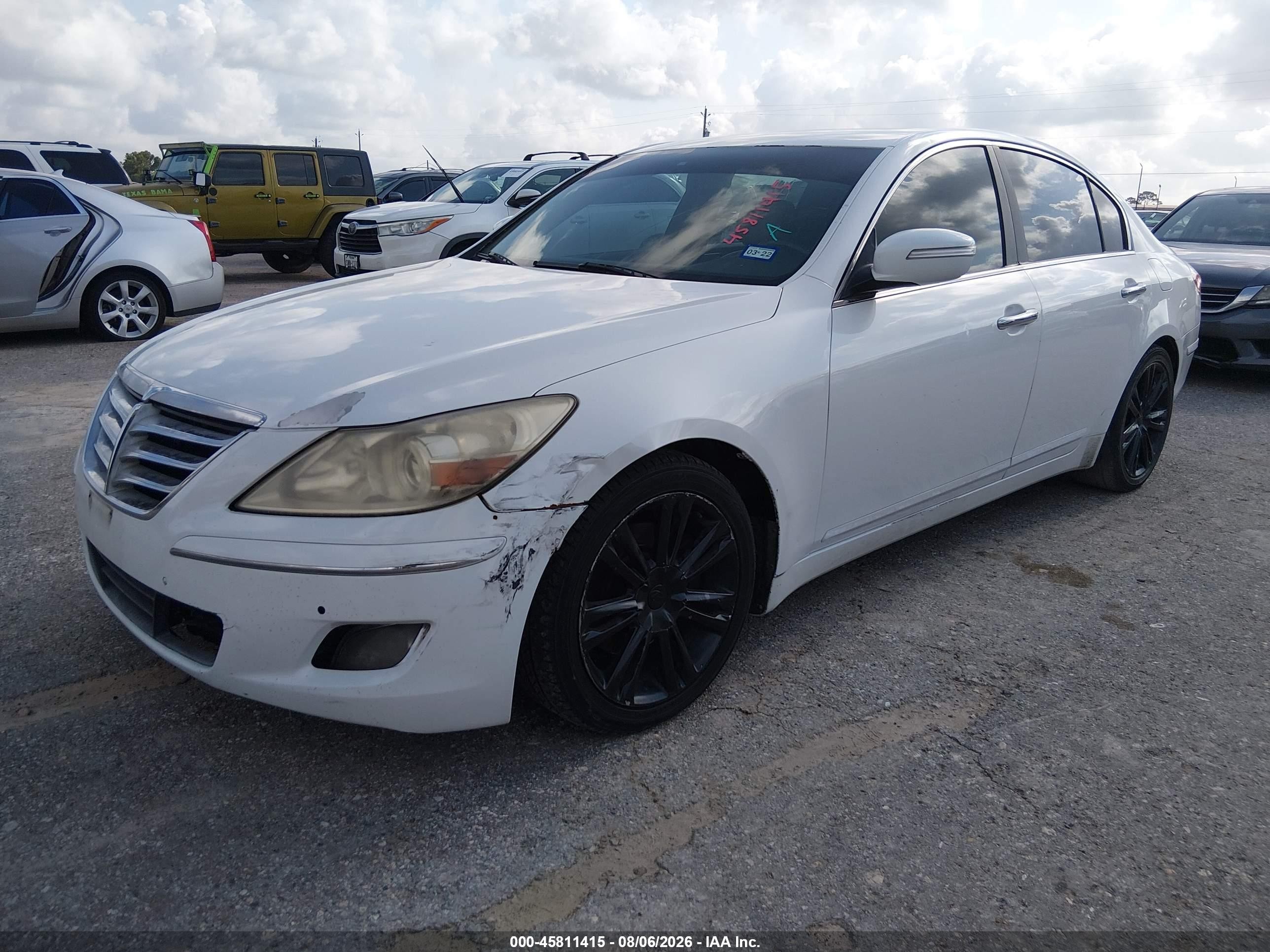 2011 Hyundai Genesis 3.8 White vin: KMHGC4DE8BU115293
