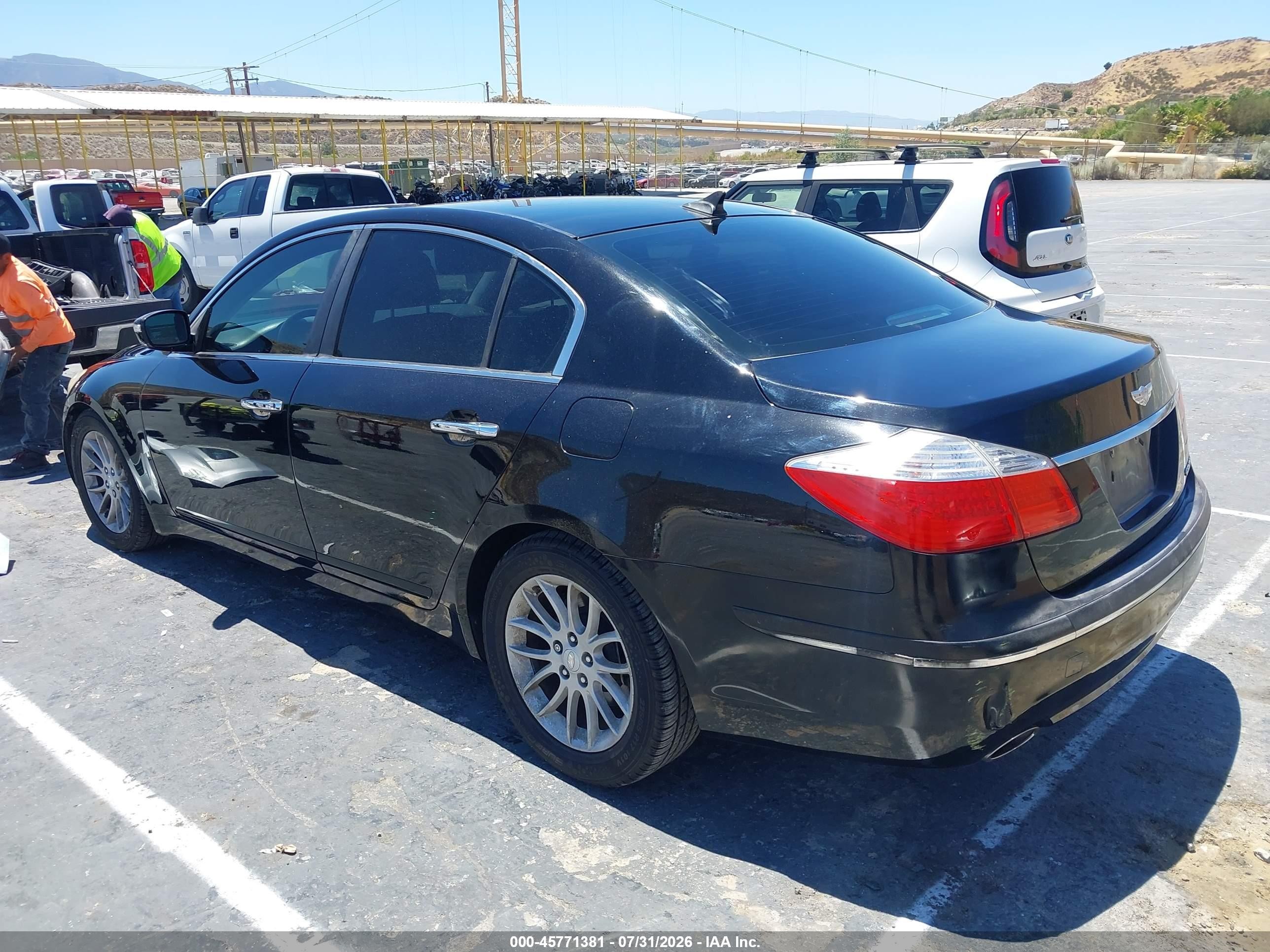 2011 Hyundai Genesis 3.8 Black vin: KMHGC4DE8BU115732