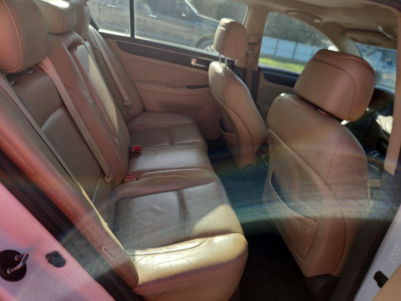 2011 Hyundai Genesis 3.8l White vin: KMHGC4DE8BU117559