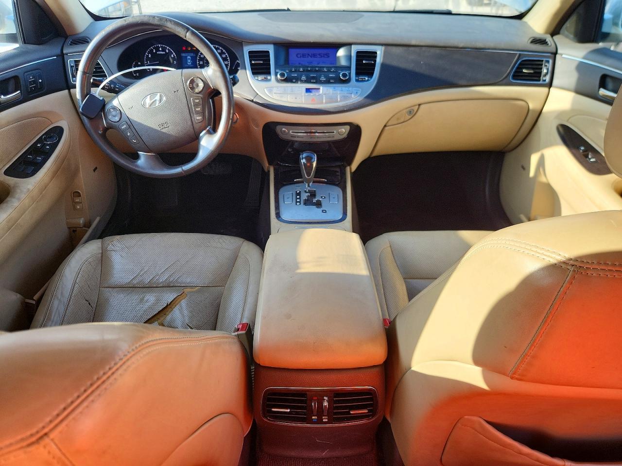 2011 Hyundai Genesis 3.8l White vin: KMHGC4DE8BU117559