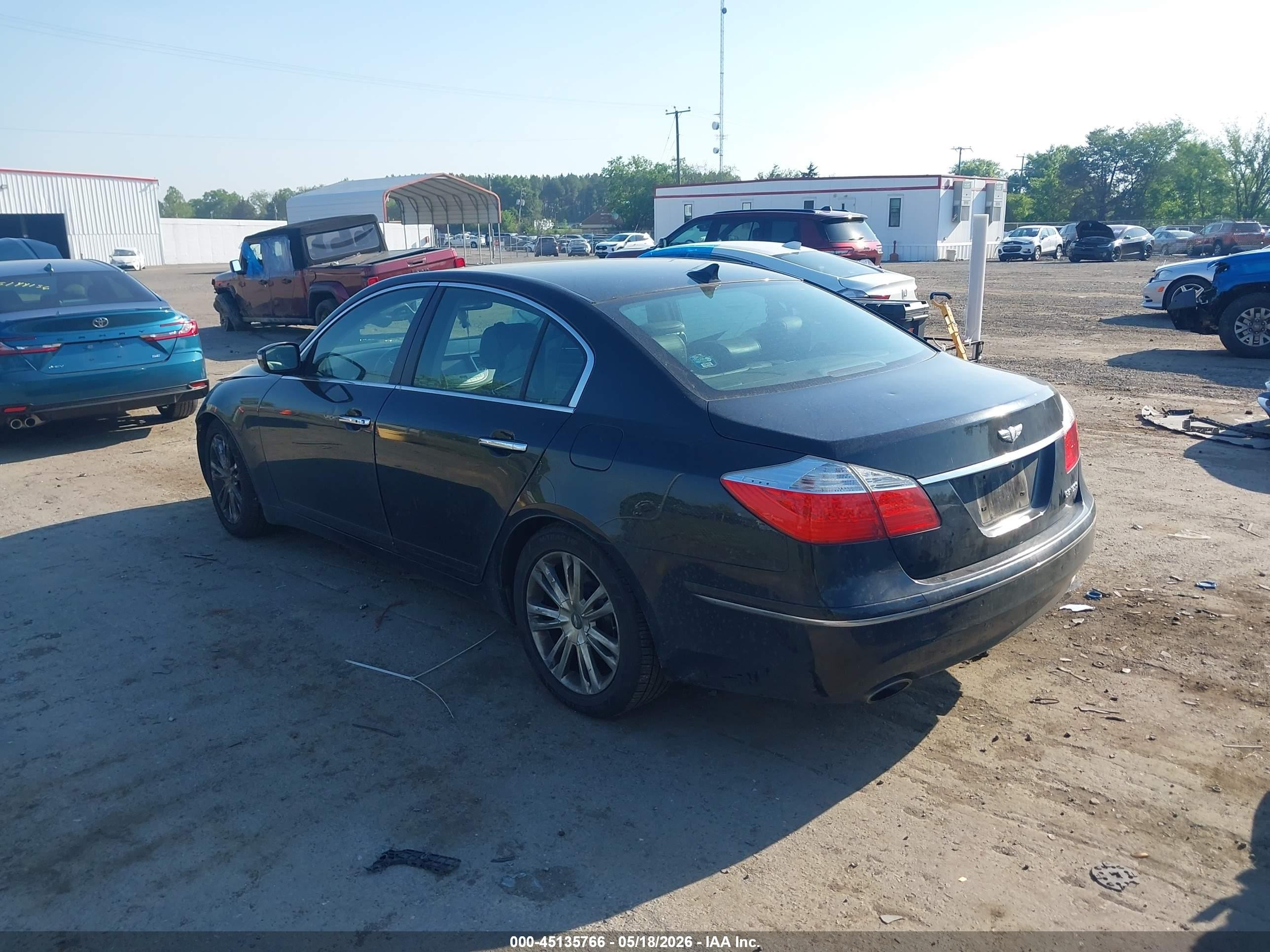 2011 Hyundai Genesis 3.8 Black vin: KMHGC4DE8BU122342