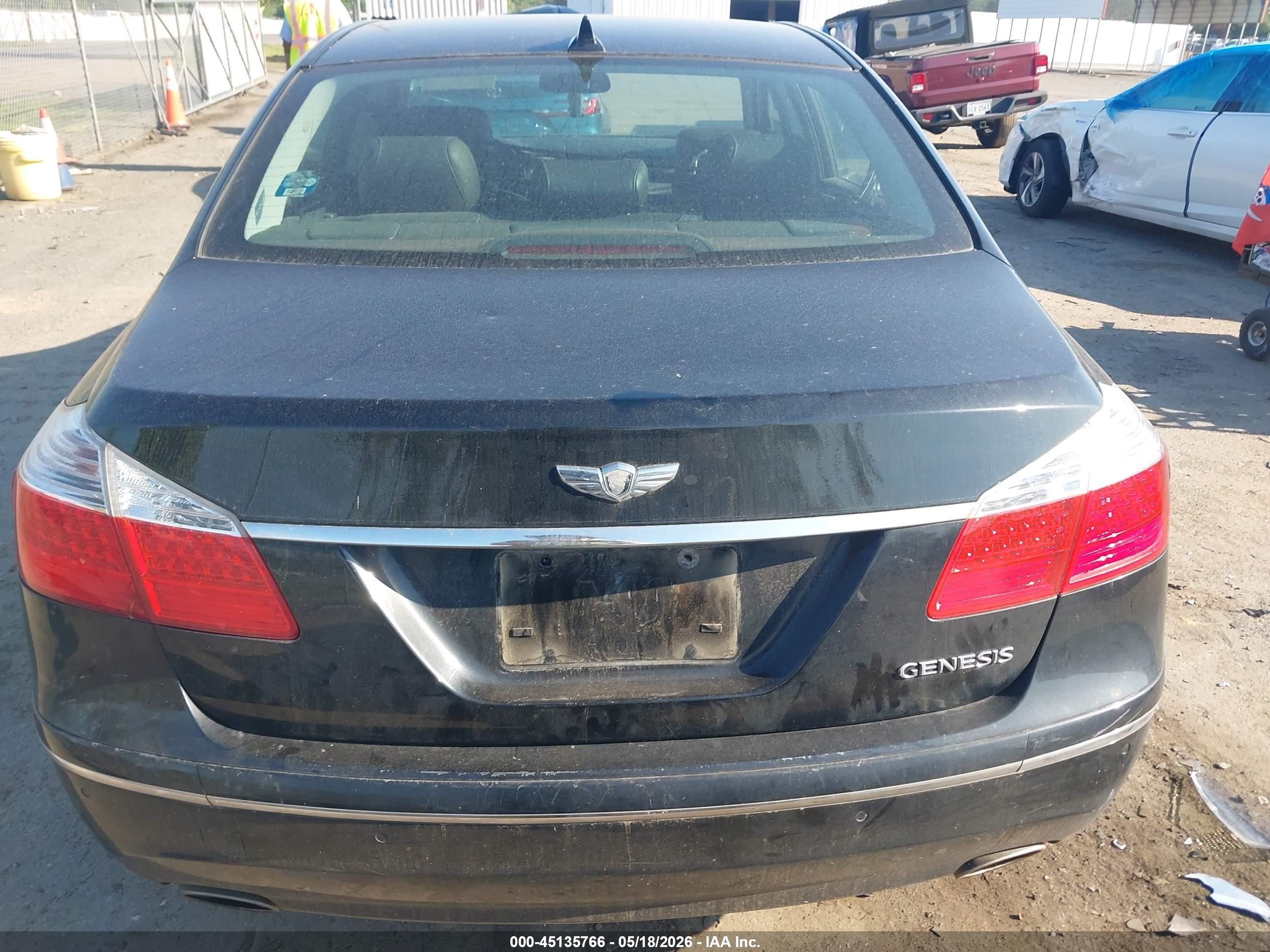 2011 Hyundai Genesis 3.8 Black vin: KMHGC4DE8BU122342