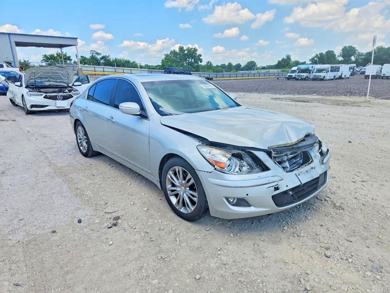 2011 Hyundai Genesis 3.8l Silver vin: KMHGC4DE8BU138704