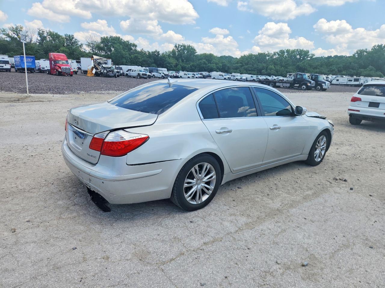 2011 Hyundai Genesis 3.8l Silver vin: KMHGC4DE8BU138704