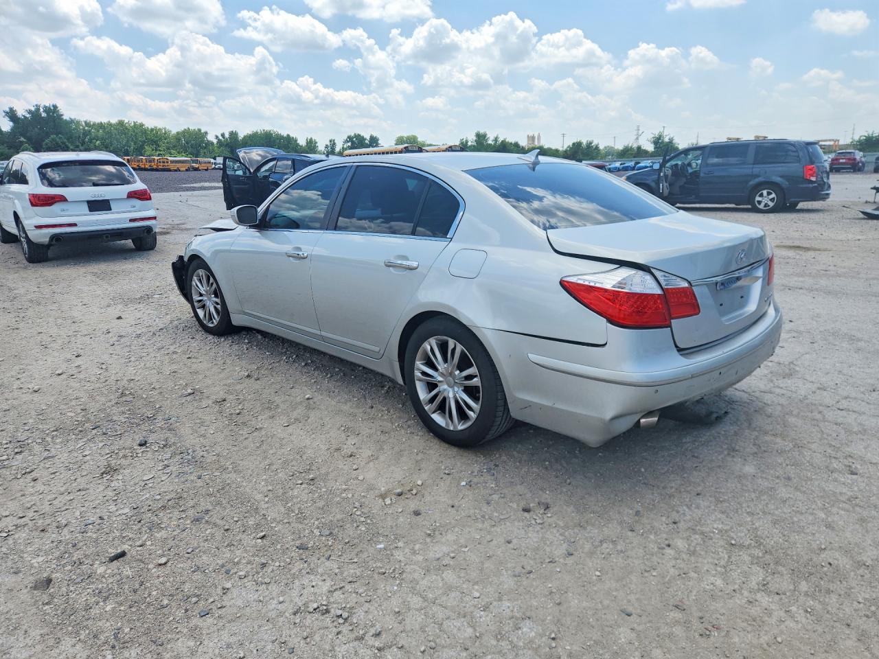 2011 Hyundai Genesis 3.8l Silver vin: KMHGC4DE8BU138704