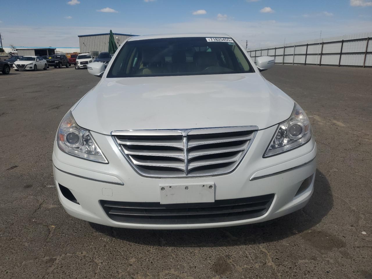 2011 Hyundai Genesis 3.8l White vin: KMHGC4DE9BU115660