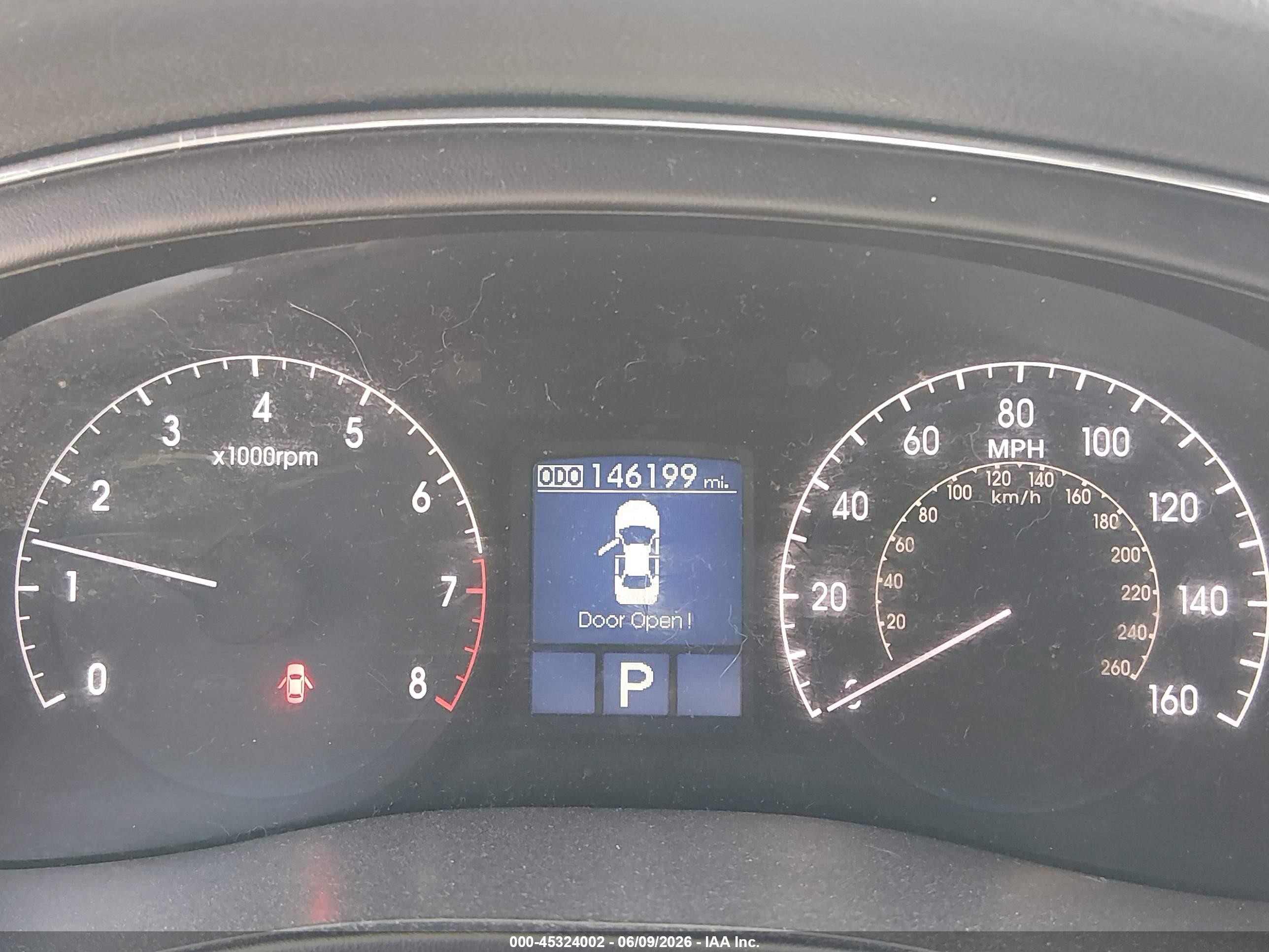 2011 Hyundai Genesis 3.8 Silver vin: KMHGC4DE9BU142308