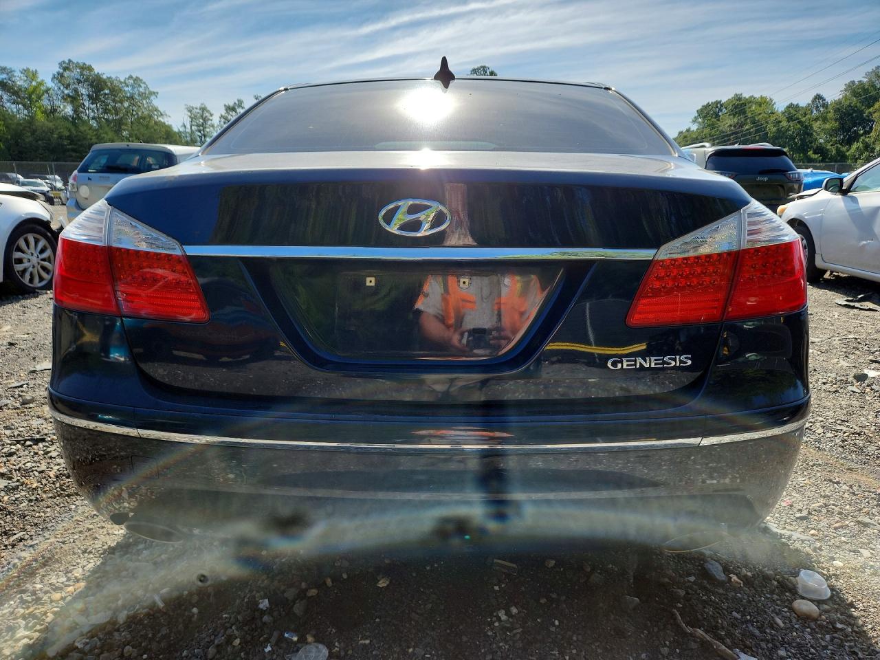 2010 Hyundai Genesis 3.8l Blue vin: KMHGC4DEXAU074874