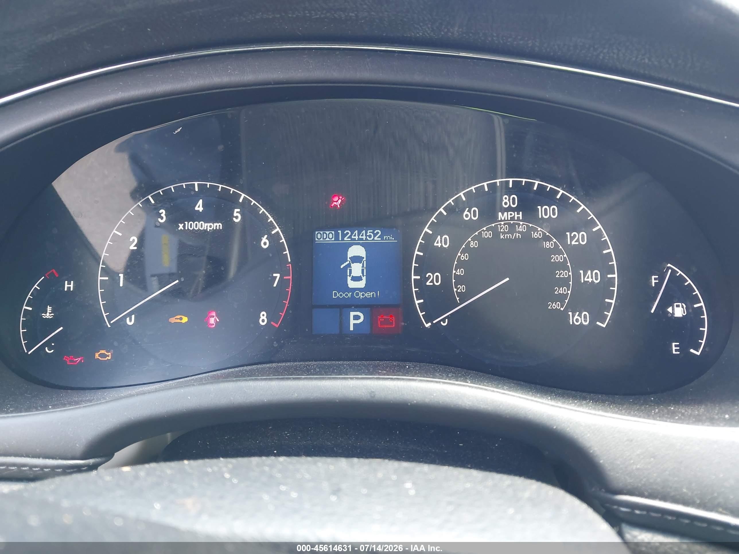 2010 Hyundai Genesis 3.8 Серебряный vin: KMHGC4DEXAU096826