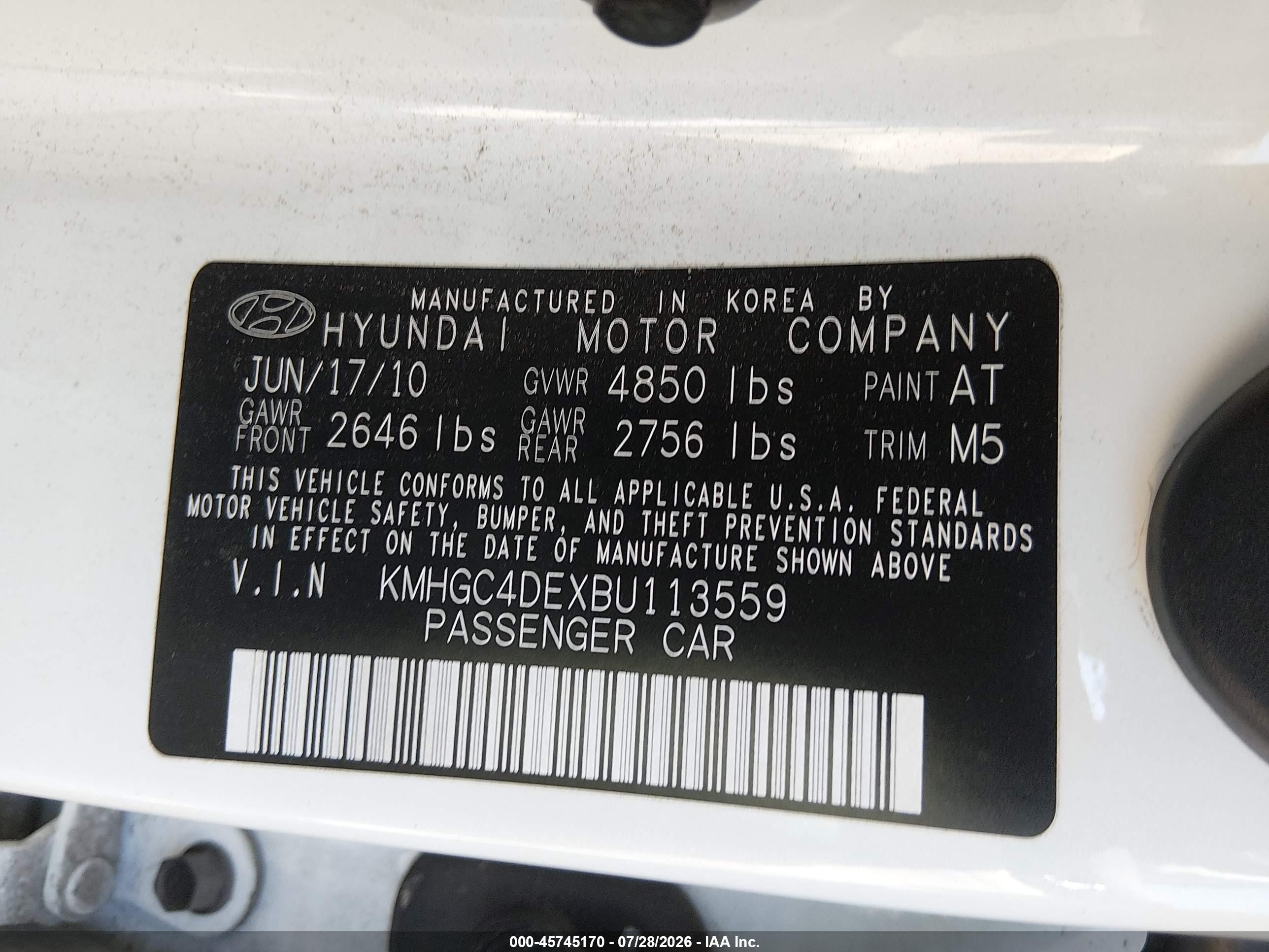 2011 Hyundai Genesis 3.8 White vin: KMHGC4DEXBU113559