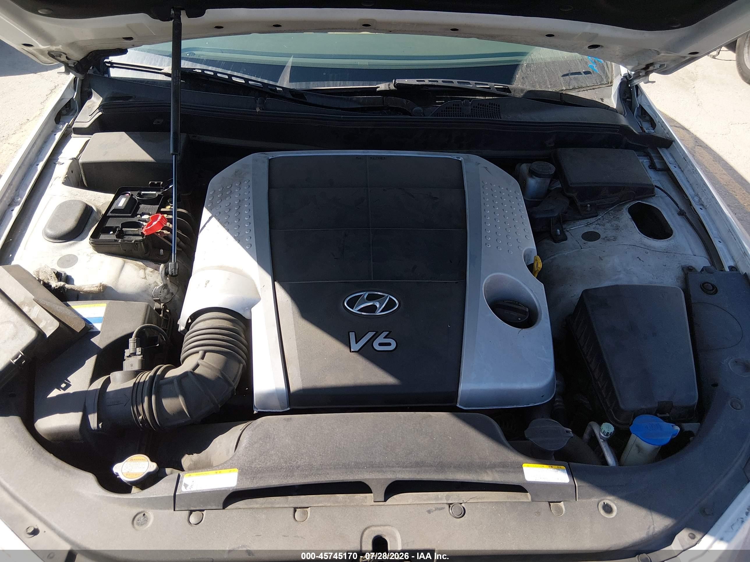 2011 Hyundai Genesis 3.8 White vin: KMHGC4DEXBU113559