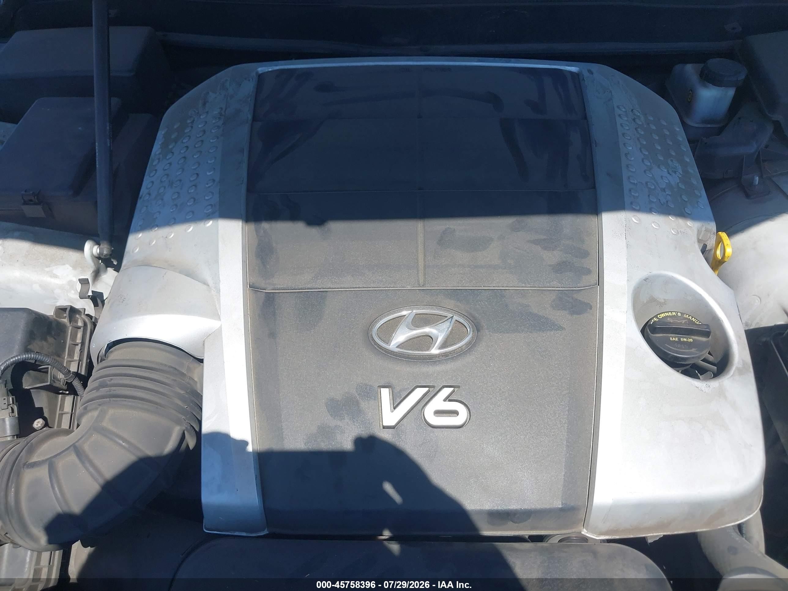 2011 Hyundai Genesis 3.8 Серебряный vin: KMHGC4DEXBU139305
