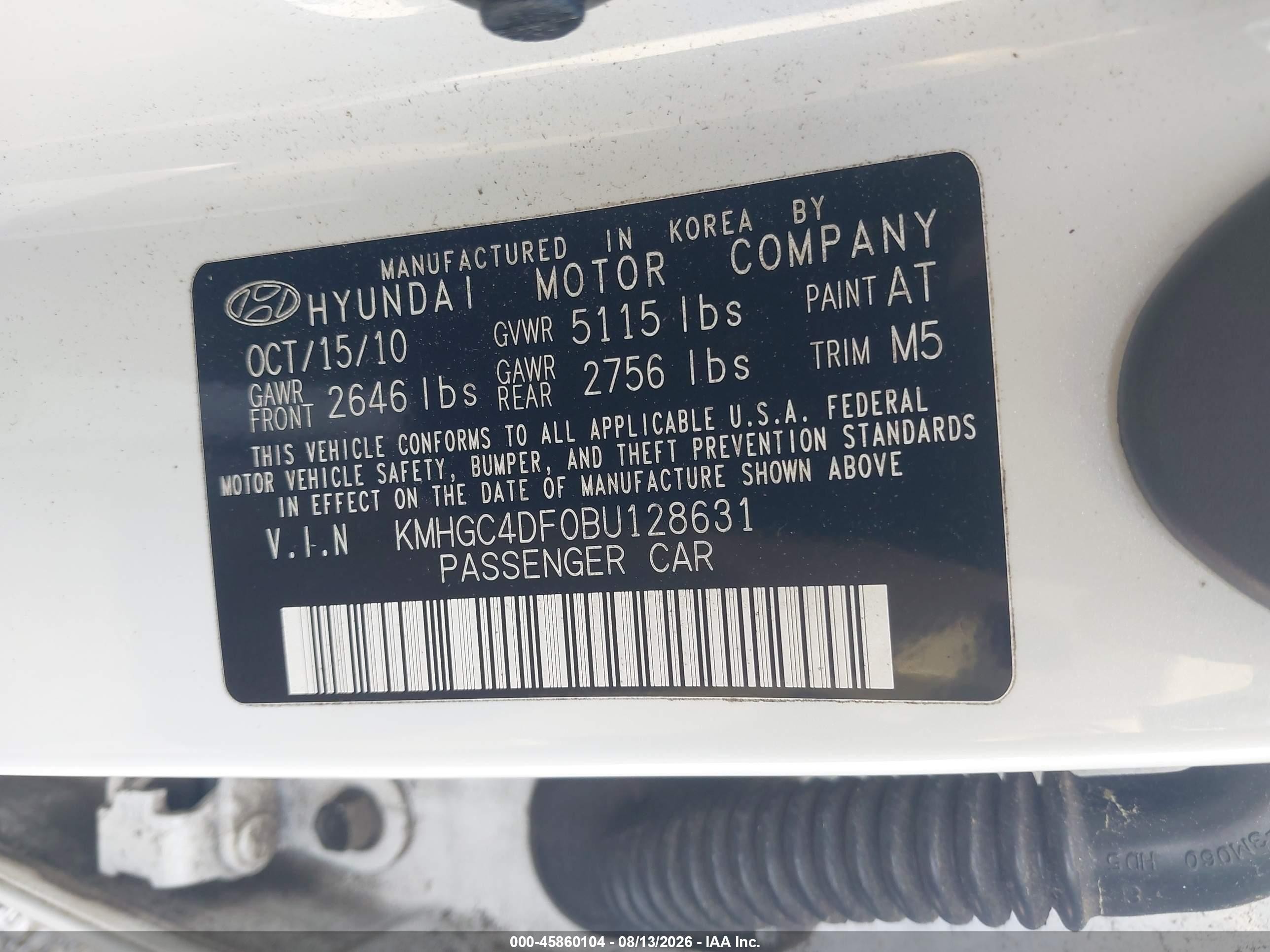 2011 Hyundai Genesis 4.6 White vin: KMHGC4DF0BU128631