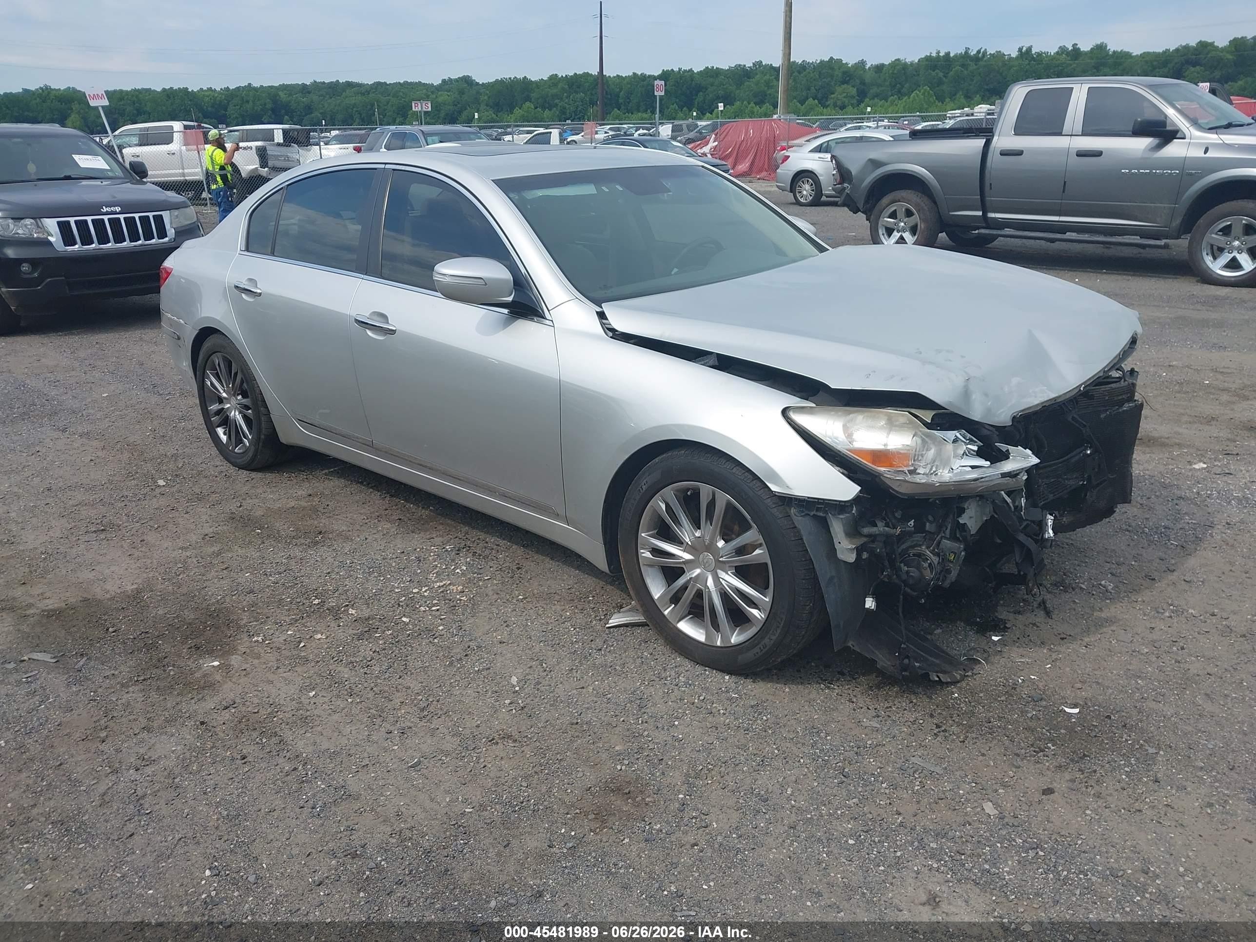 2011 Hyundai Genesis 4.6 Silver vin: KMHGC4DF1BU114110