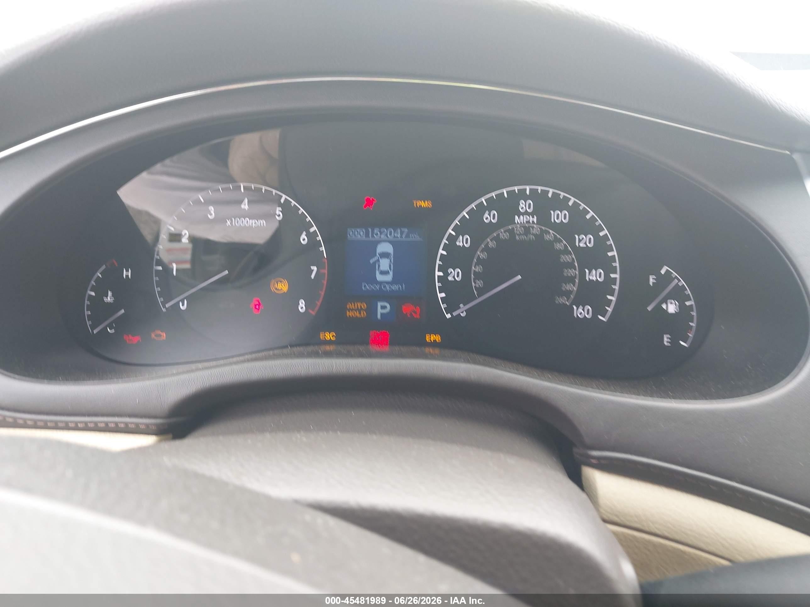 2011 Hyundai Genesis 4.6 Silver vin: KMHGC4DF1BU114110