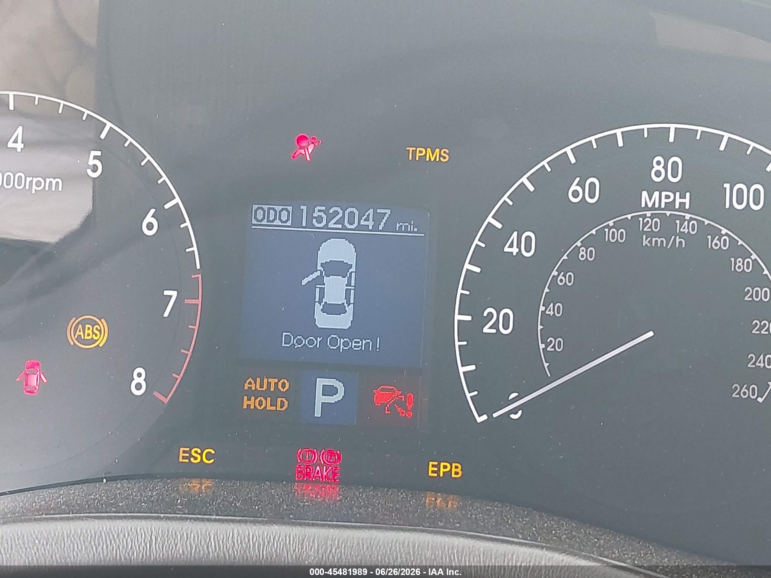 2011 Hyundai Genesis 4.6 Silver vin: KMHGC4DF1BU114110