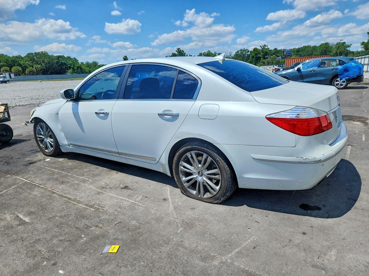 2011 Hyundai Genesis 4.6l White vin: KMHGC4DF1BU114155