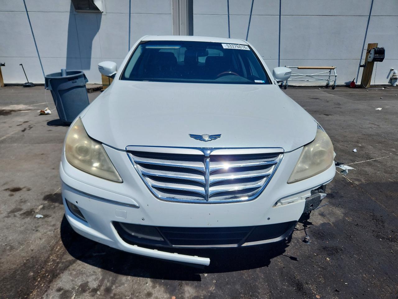 2011 Hyundai Genesis 4.6l White vin: KMHGC4DF1BU114155