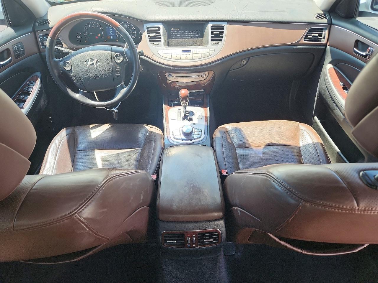 2011 Hyundai Genesis 4.6l White vin: KMHGC4DF1BU114155