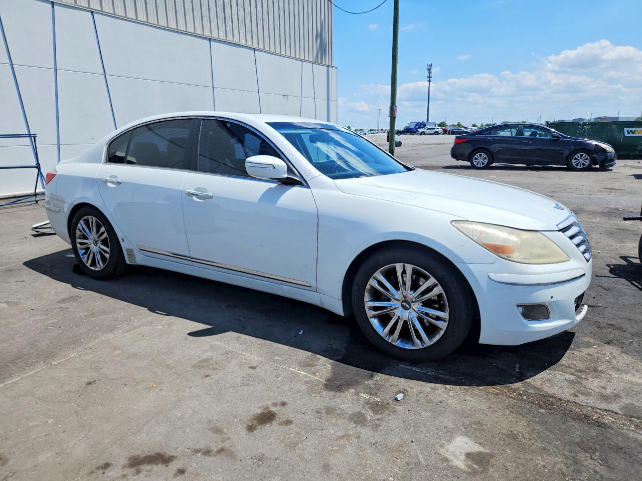 2011 Hyundai Genesis 4.6l White vin: KMHGC4DF1BU114155