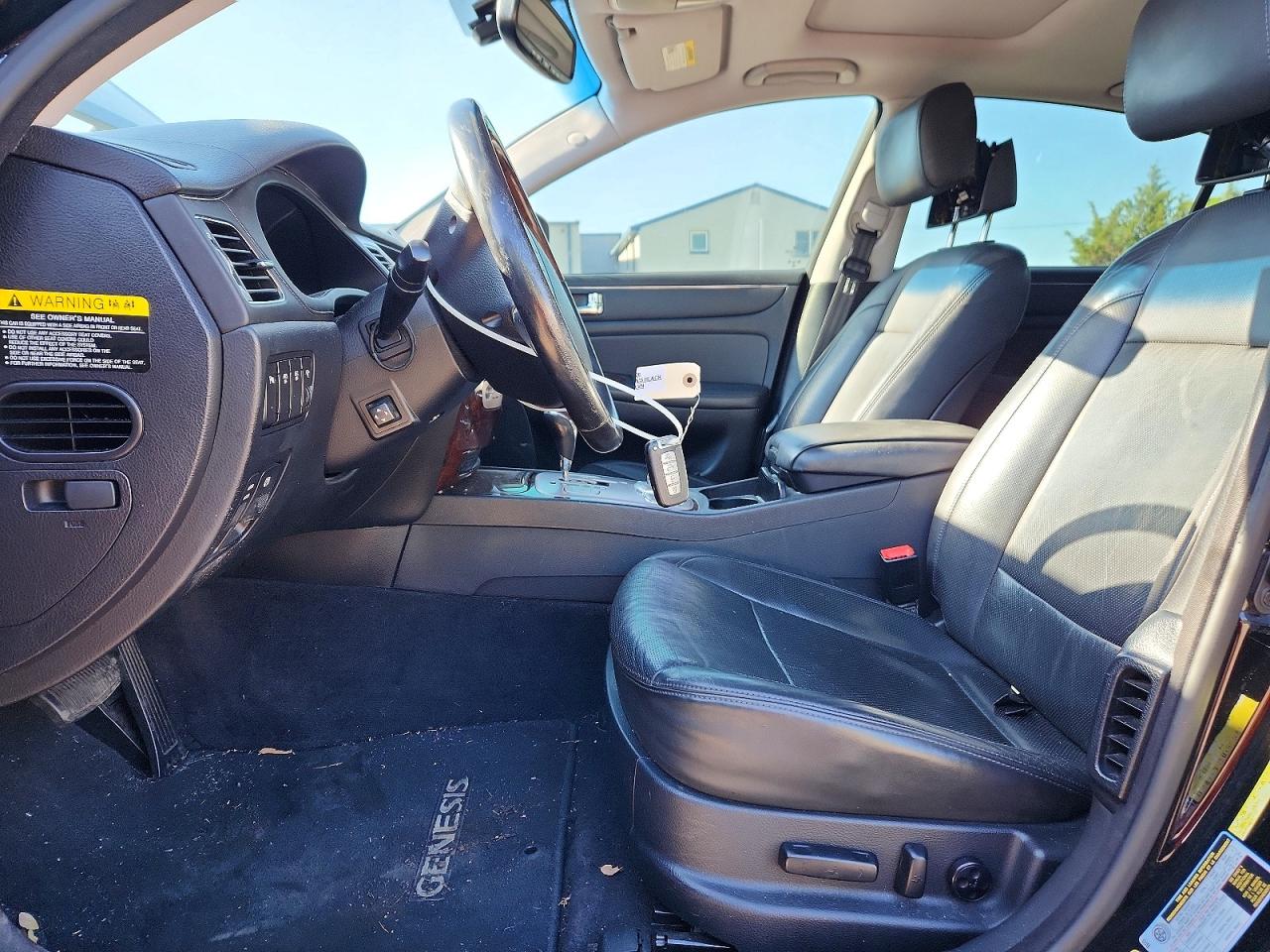 2011 Hyundai Genesis 4.6l Black vin: KMHGC4DF1BU121199