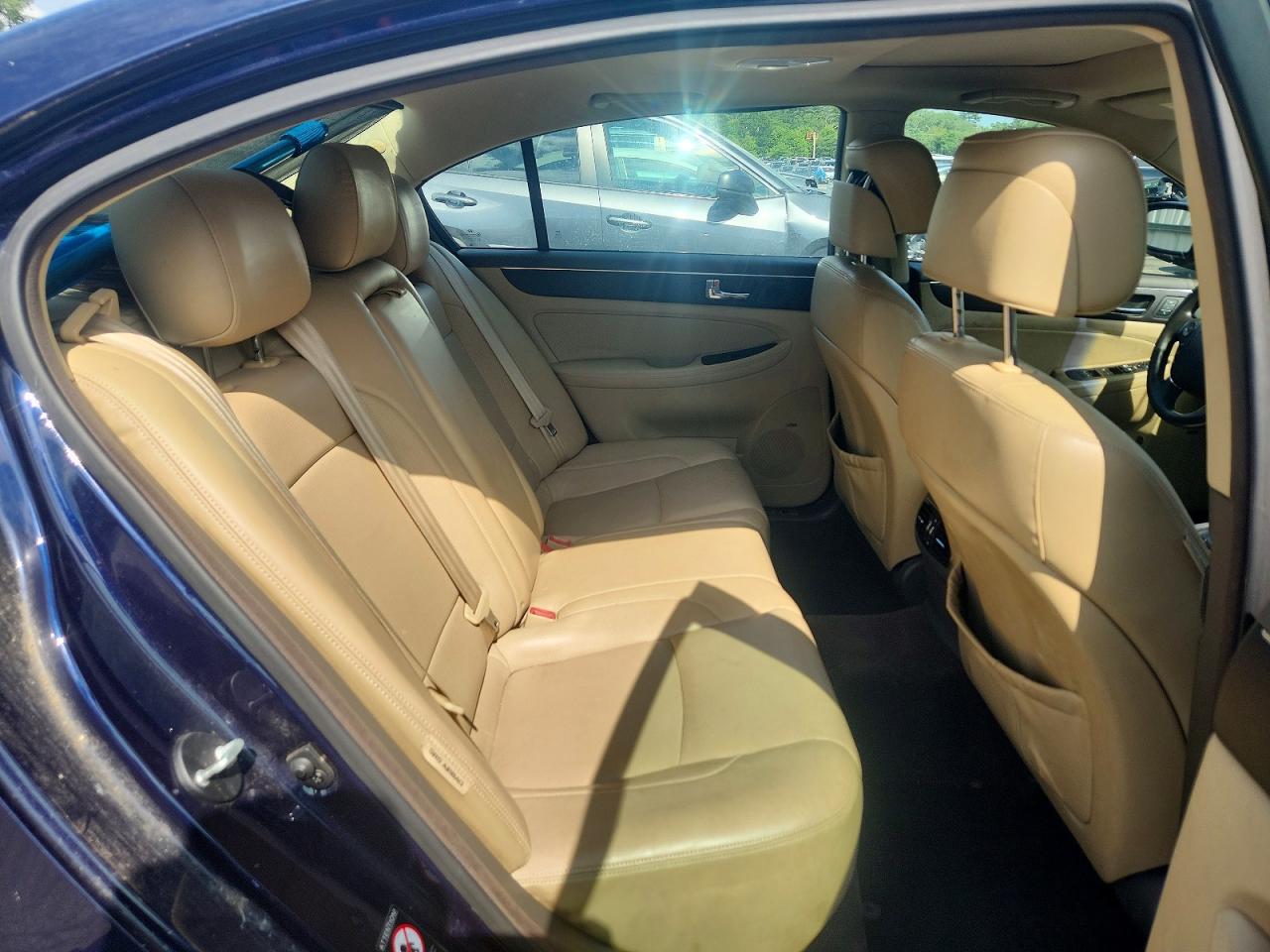 2010 Hyundai Genesis 4.6l Blue vin: KMHGC4DF2AU111070