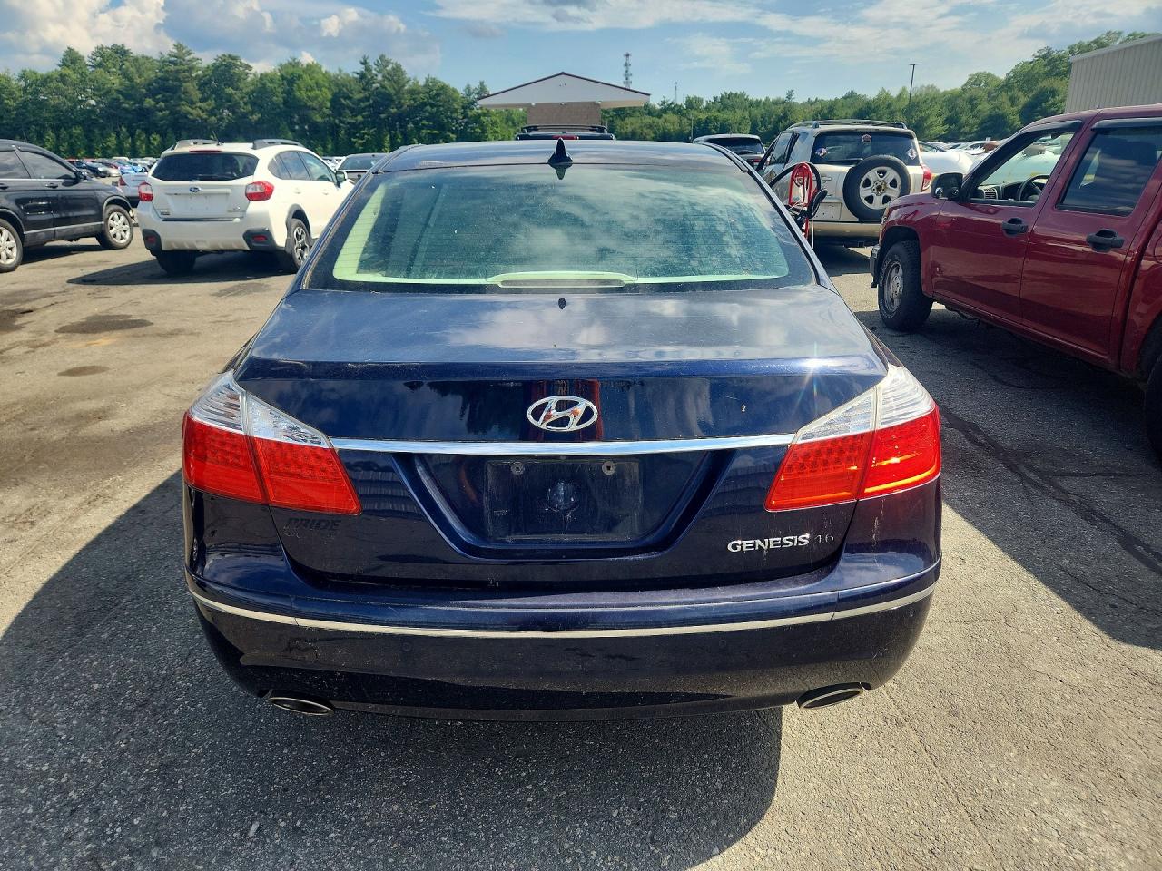 2010 Hyundai Genesis 4.6l Blue vin: KMHGC4DF2AU111070
