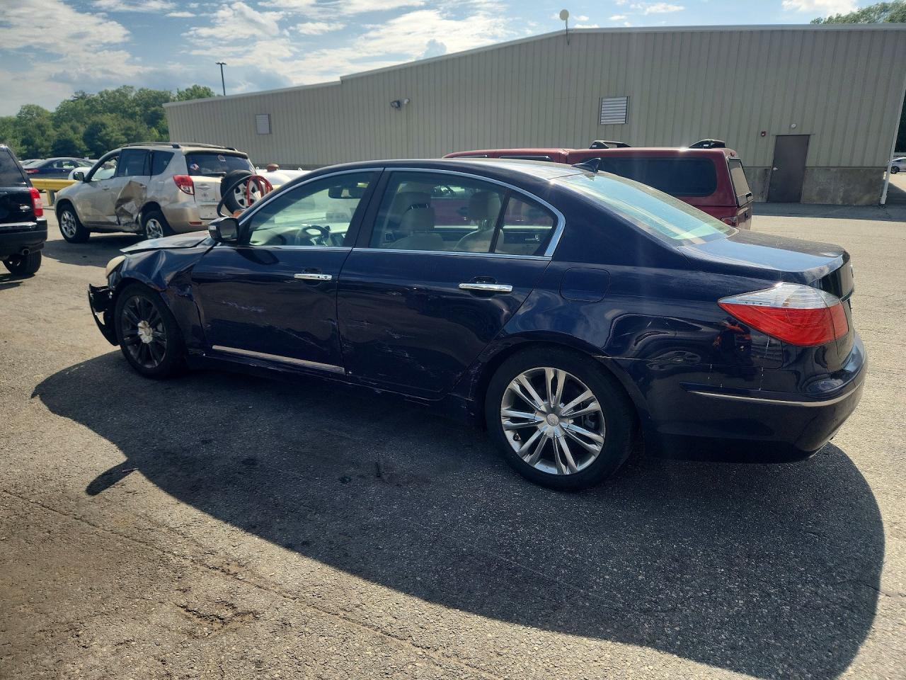 2010 Hyundai Genesis 4.6l Blue vin: KMHGC4DF2AU111070
