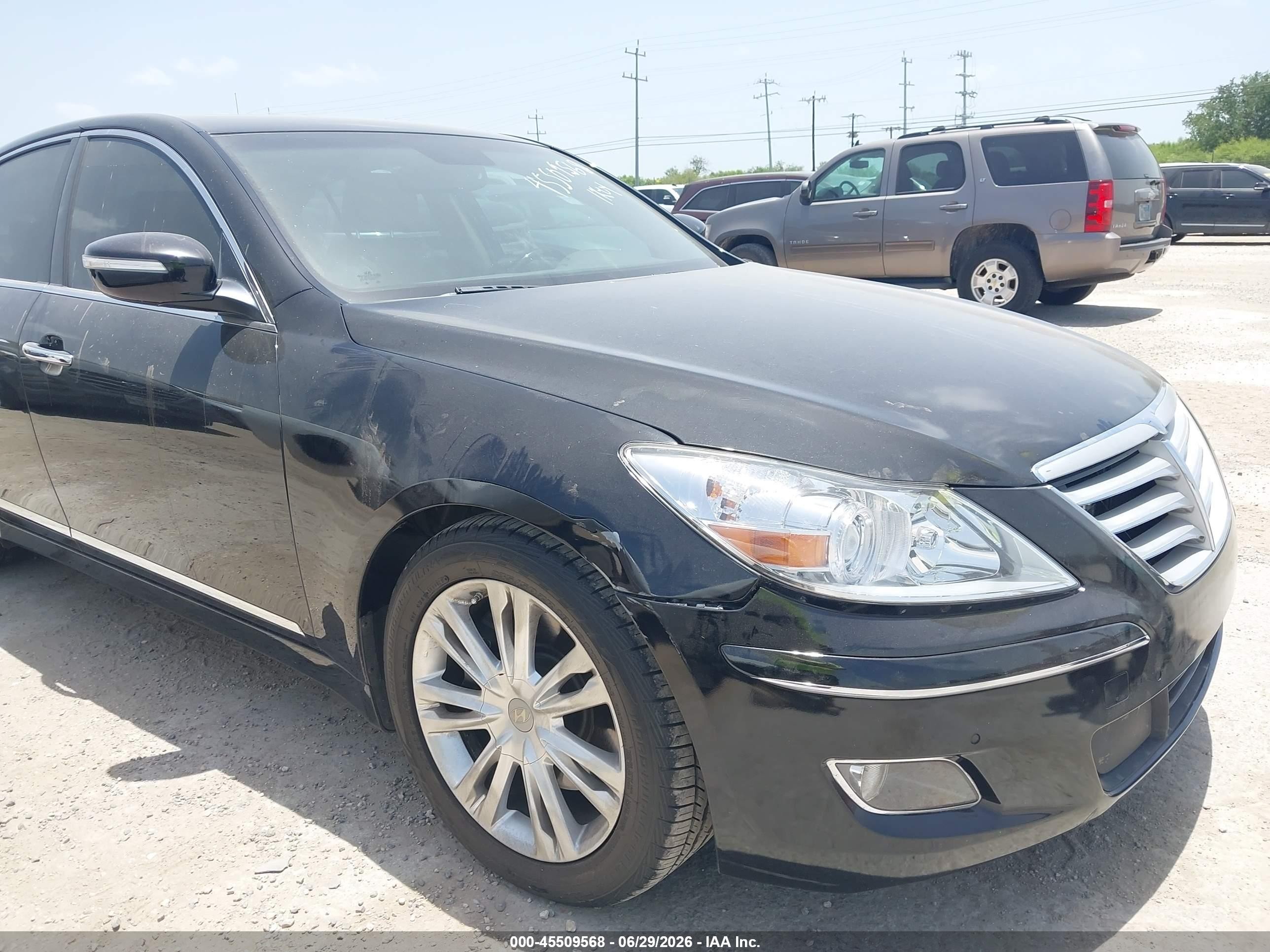 2011 Hyundai Genesis 4.6 Black vin: KMHGC4DF2BU125360