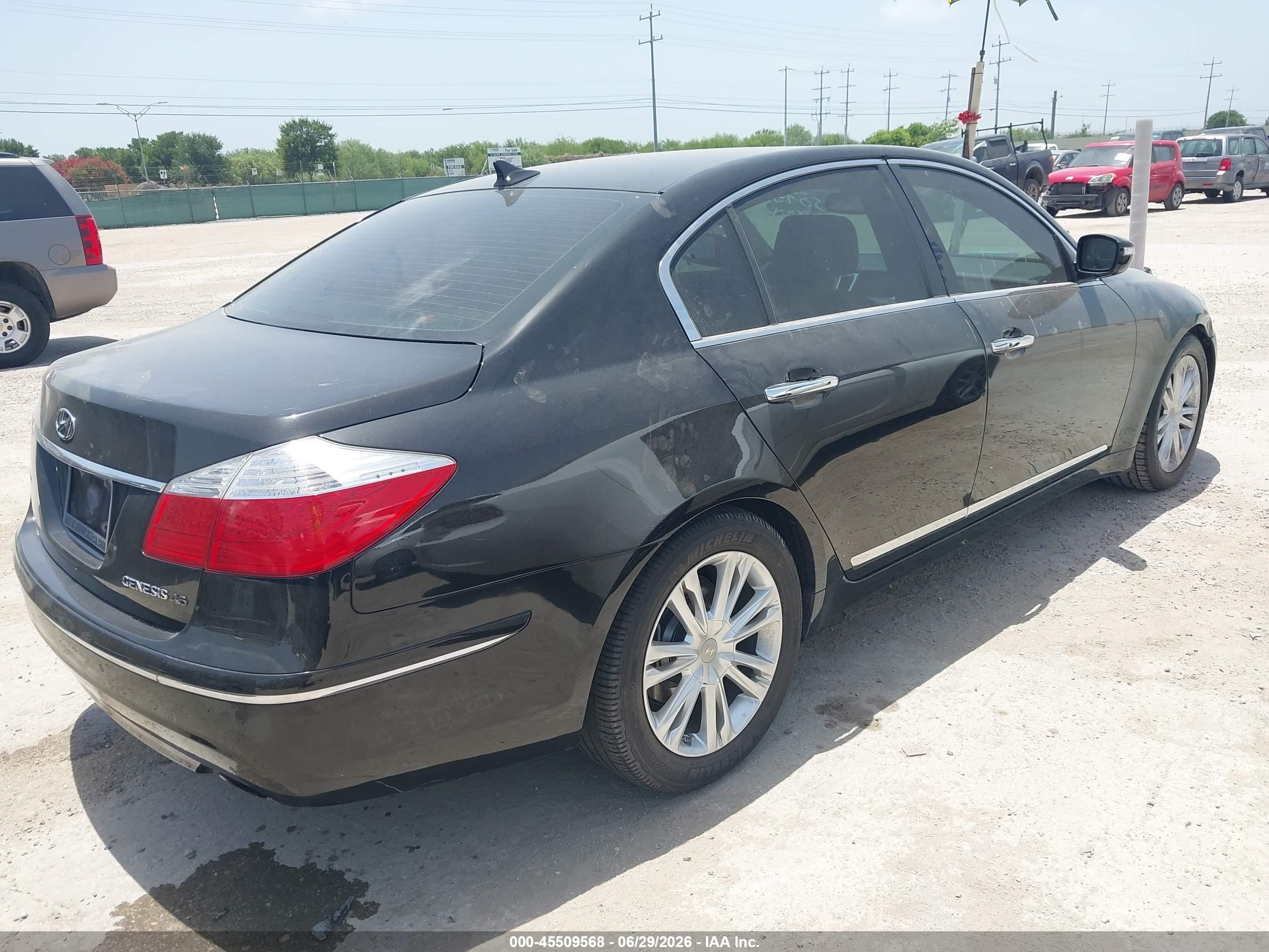 2011 Hyundai Genesis 4.6 Black vin: KMHGC4DF2BU125360