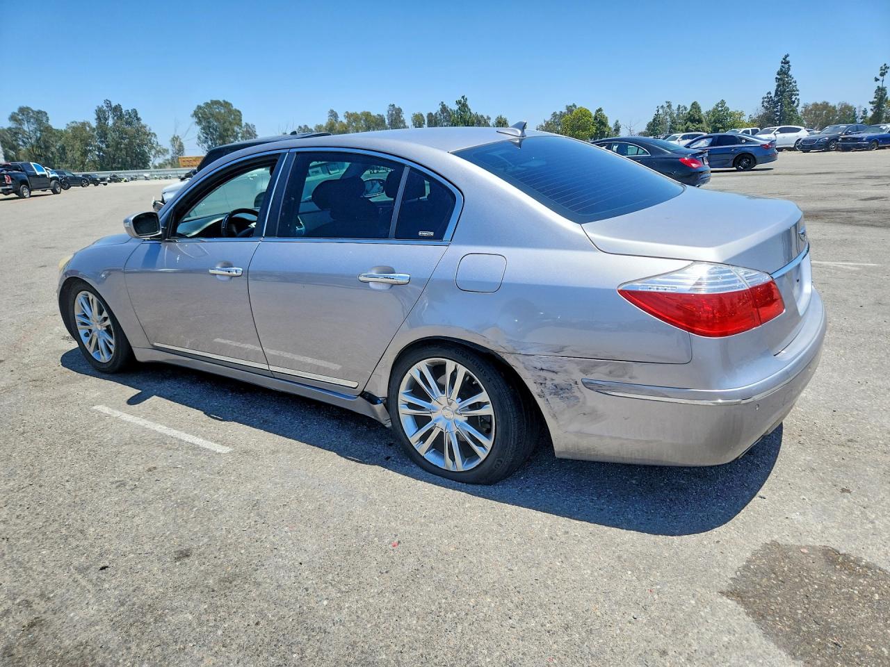 2011 Hyundai Genesis 4.6l Silver vin: KMHGC4DF2BU129795