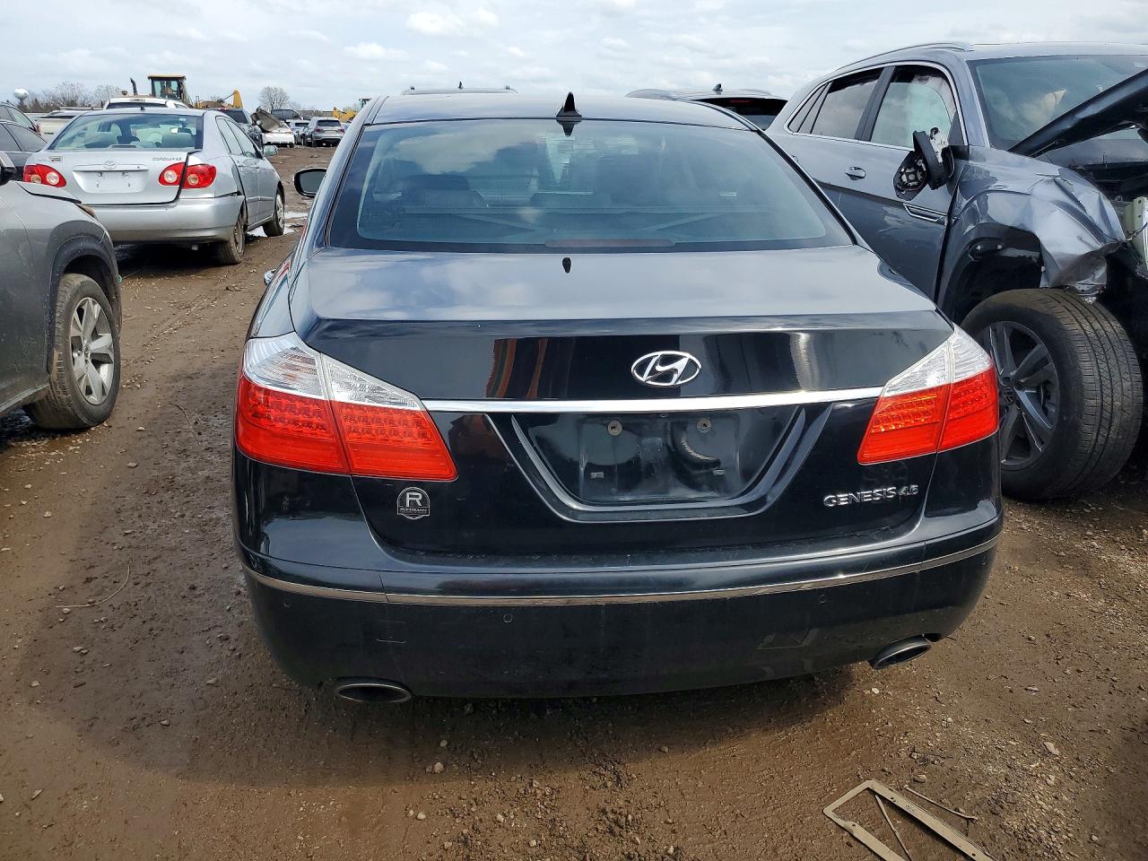 2011 Hyundai Genesis 4.6l Black vin: KMHGC4DF2BU133720