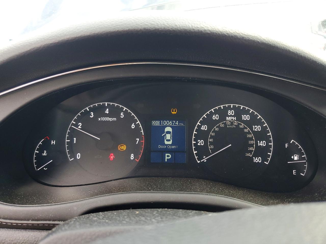 2011 Hyundai Genesis 4.6l Black vin: KMHGC4DF2BU133720