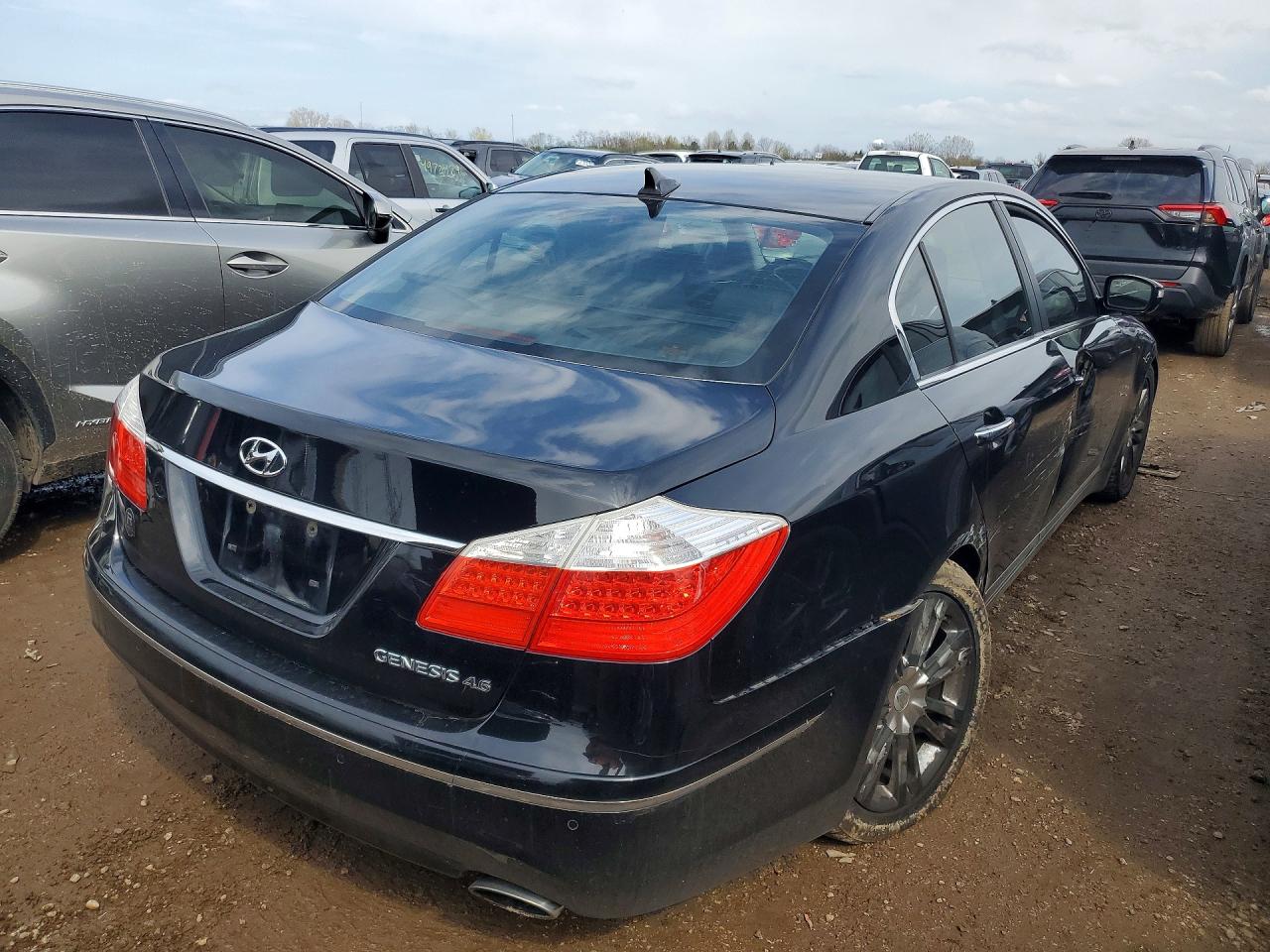 2011 Hyundai Genesis 4.6l Black vin: KMHGC4DF2BU133720