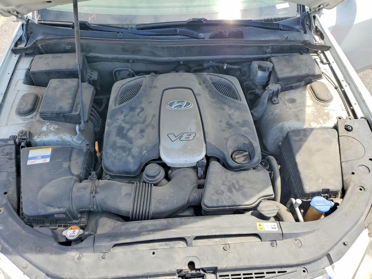 2012 Hyundai Genesis 4.6l V8 Белый vin: KMHGC4DF2CU165472