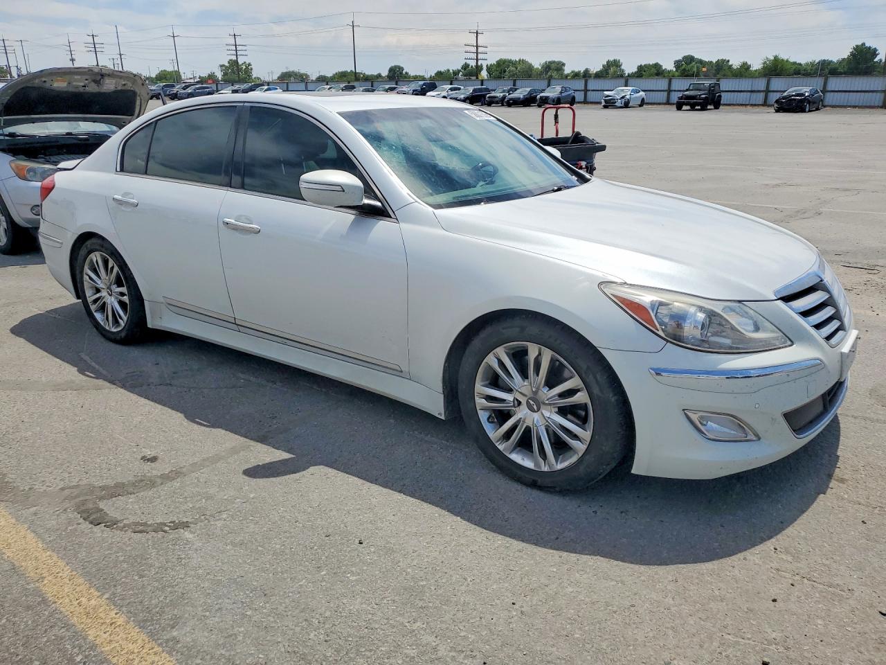 2012 Hyundai Genesis 4.6l V8 Белый vin: KMHGC4DF2CU165472
