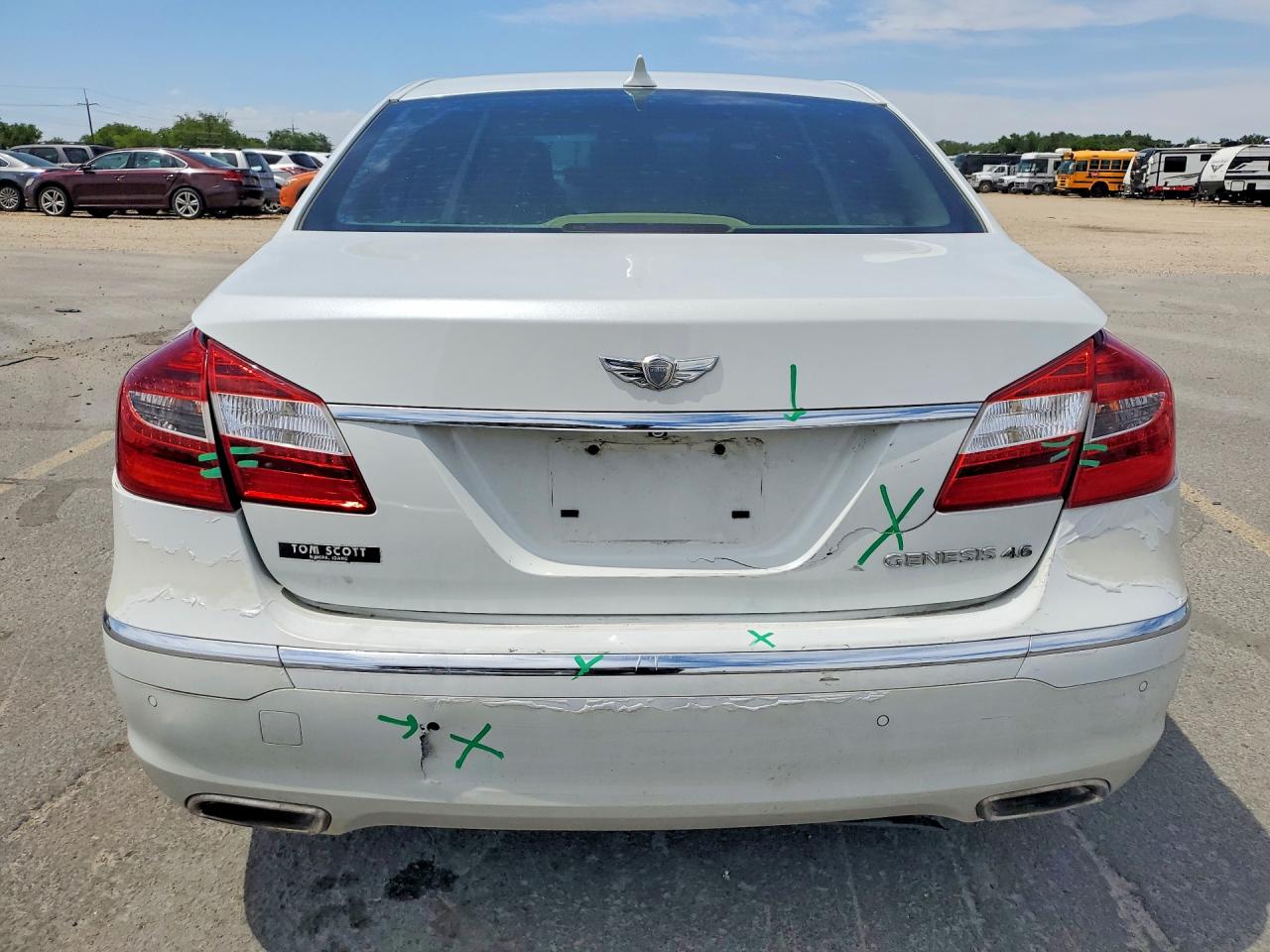 2012 Hyundai Genesis 4.6l V8 Белый vin: KMHGC4DF2CU165472