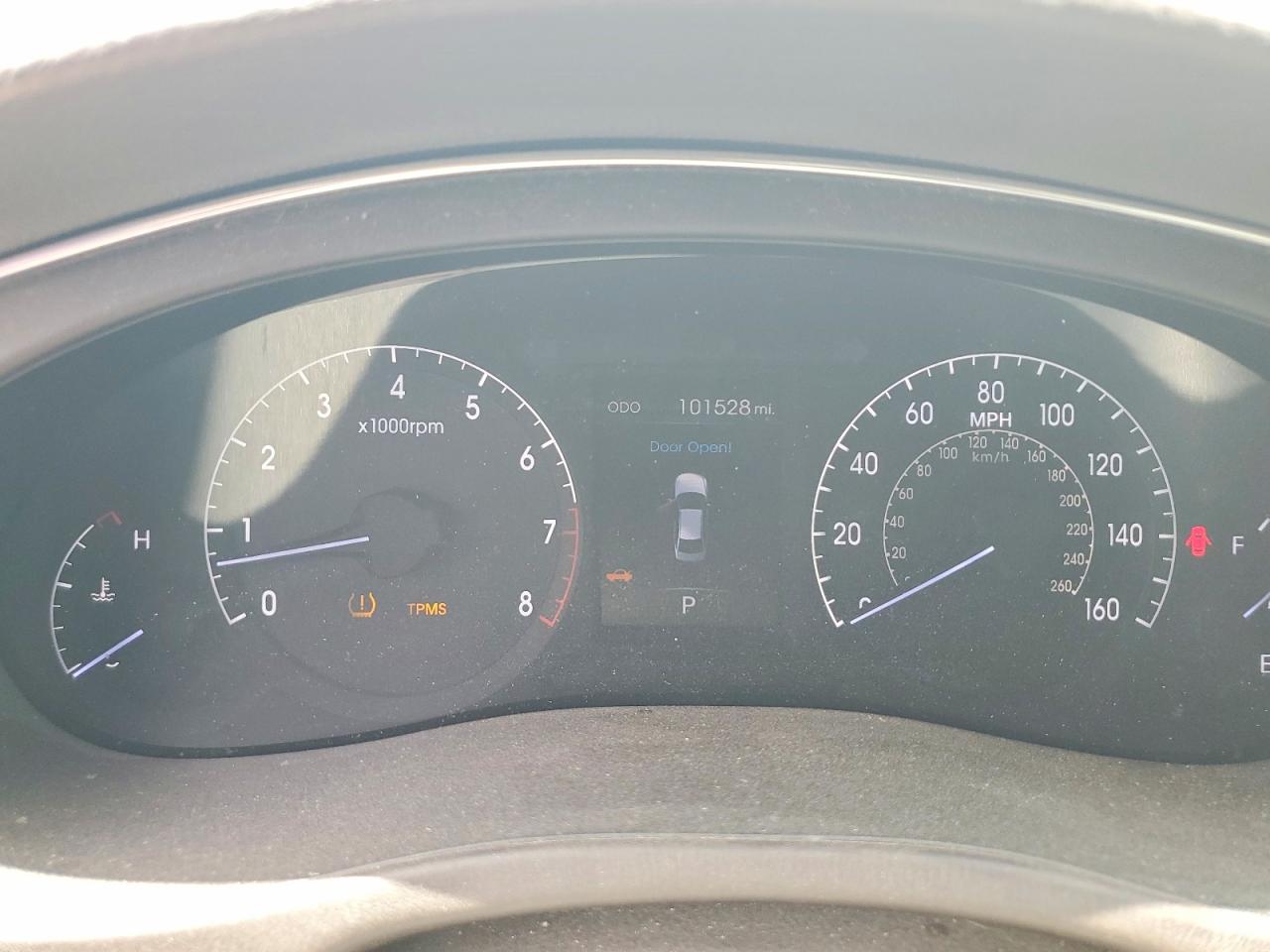 2012 Hyundai Genesis 4.6l V8 Белый vin: KMHGC4DF2CU165472