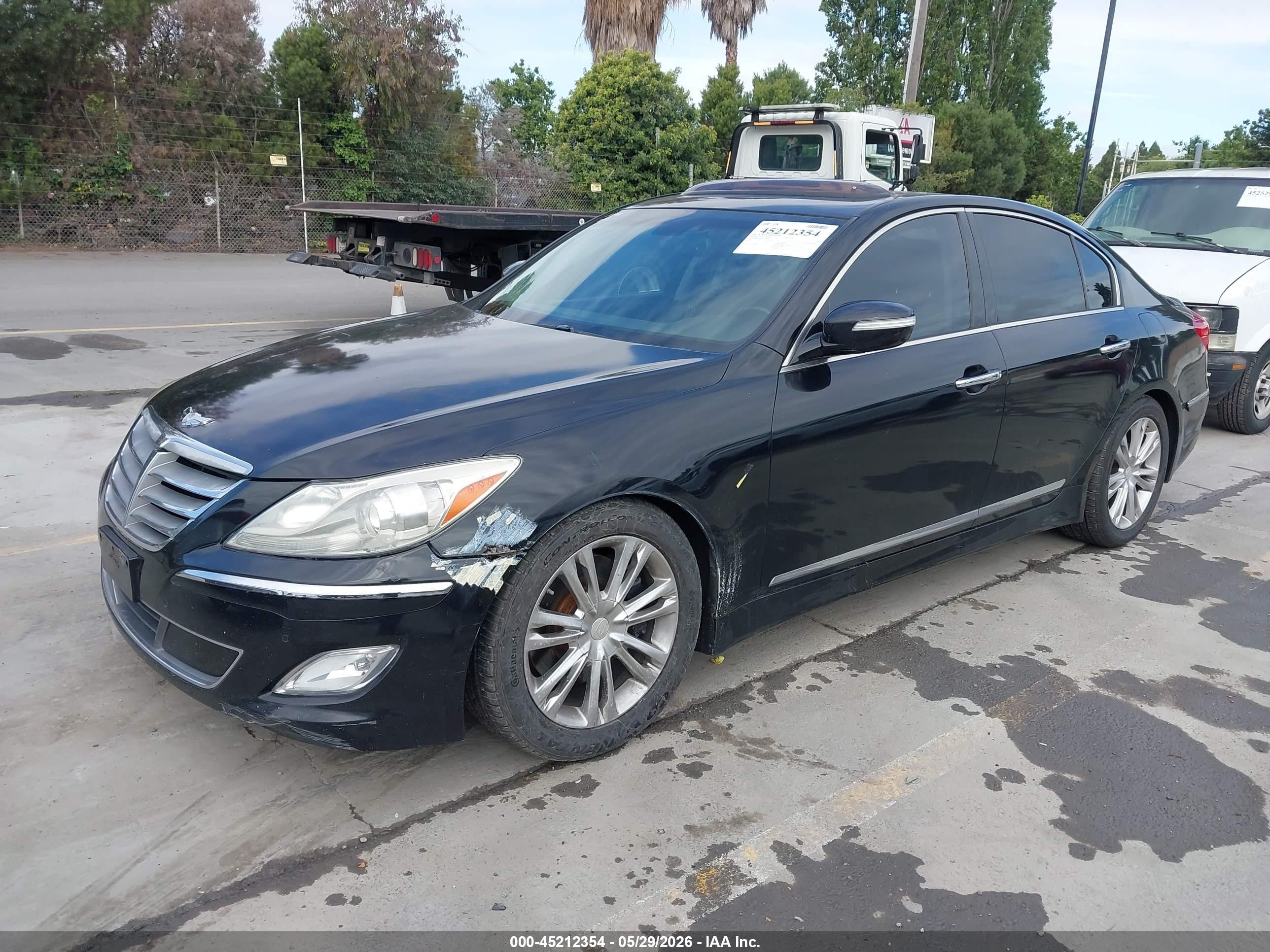 2012 Hyundai Genesis 4.6 Black vin: KMHGC4DF2CU168761