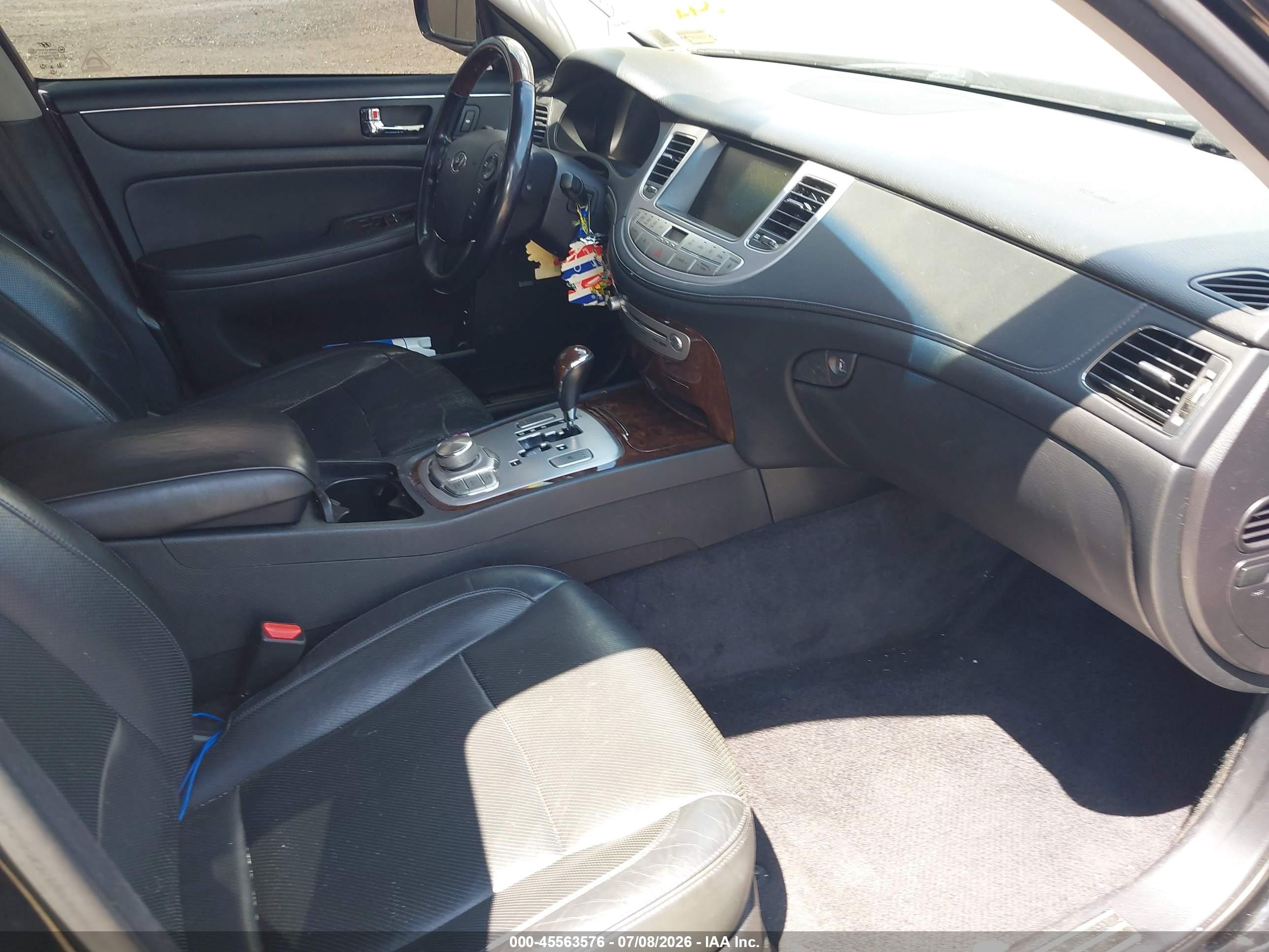 2010 Hyundai Genesis 4.6 Black vin: KMHGC4DF3AU092478